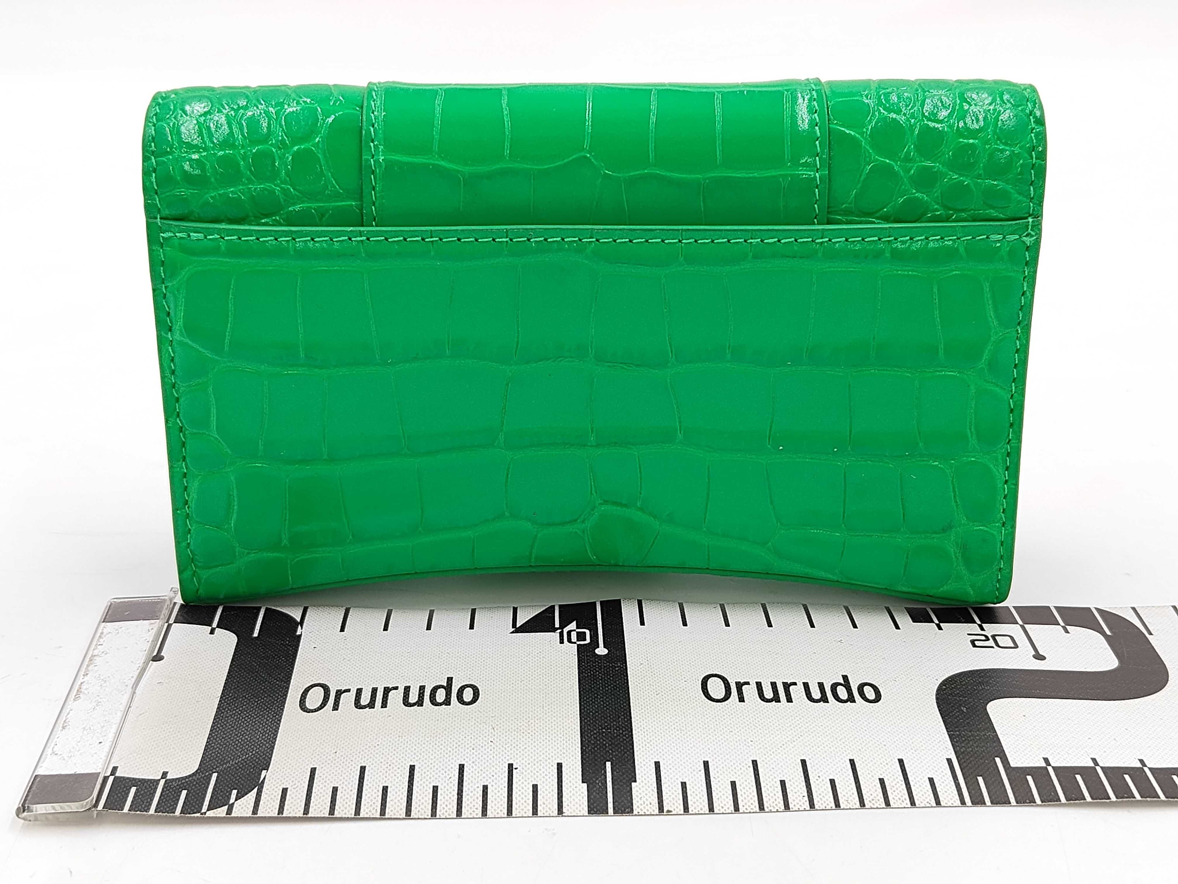 Hourglass Chain Wallet Shoulder Bag — view 2