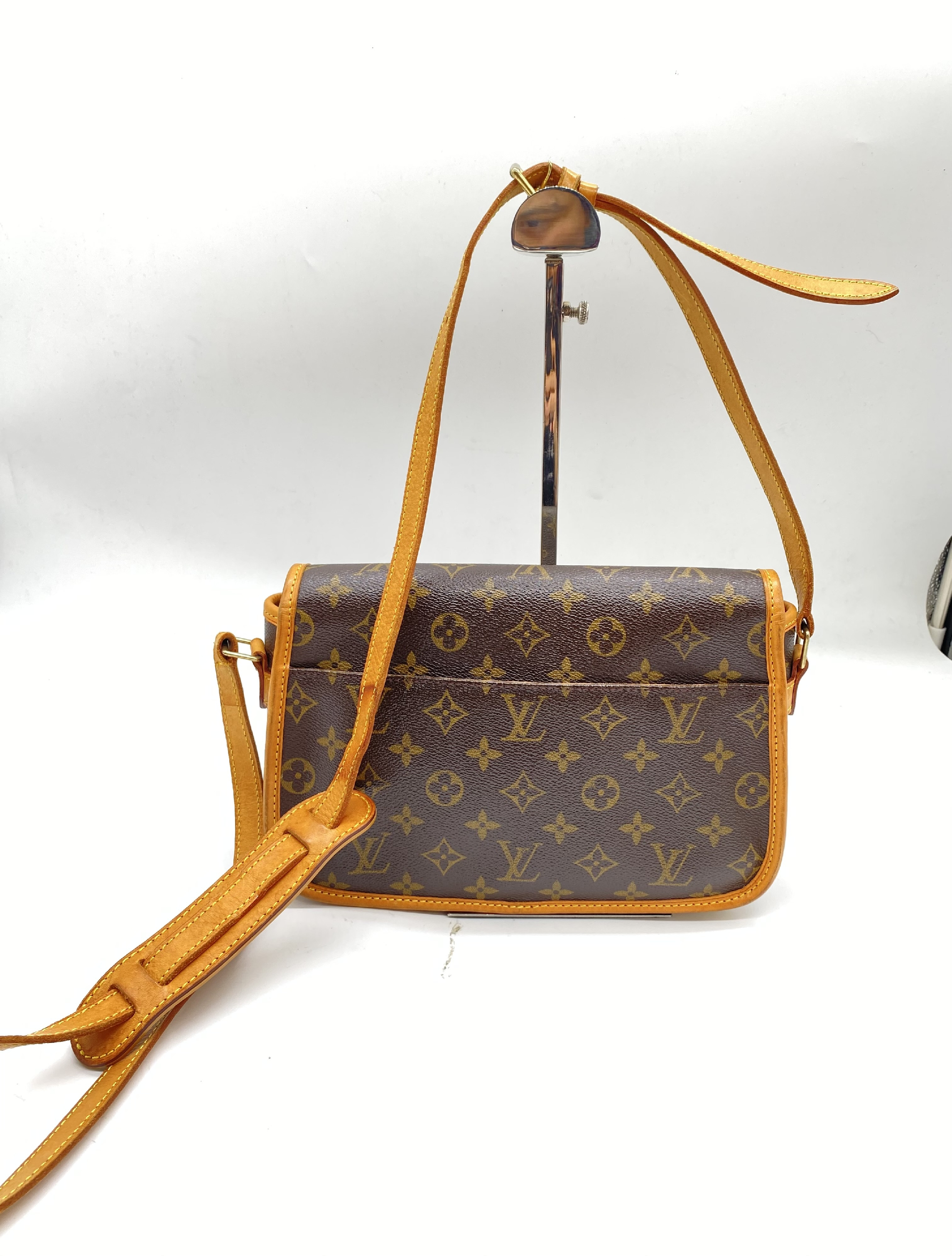 Monogram Sologne M42250 DK1164 Shoulder Bag — view 2