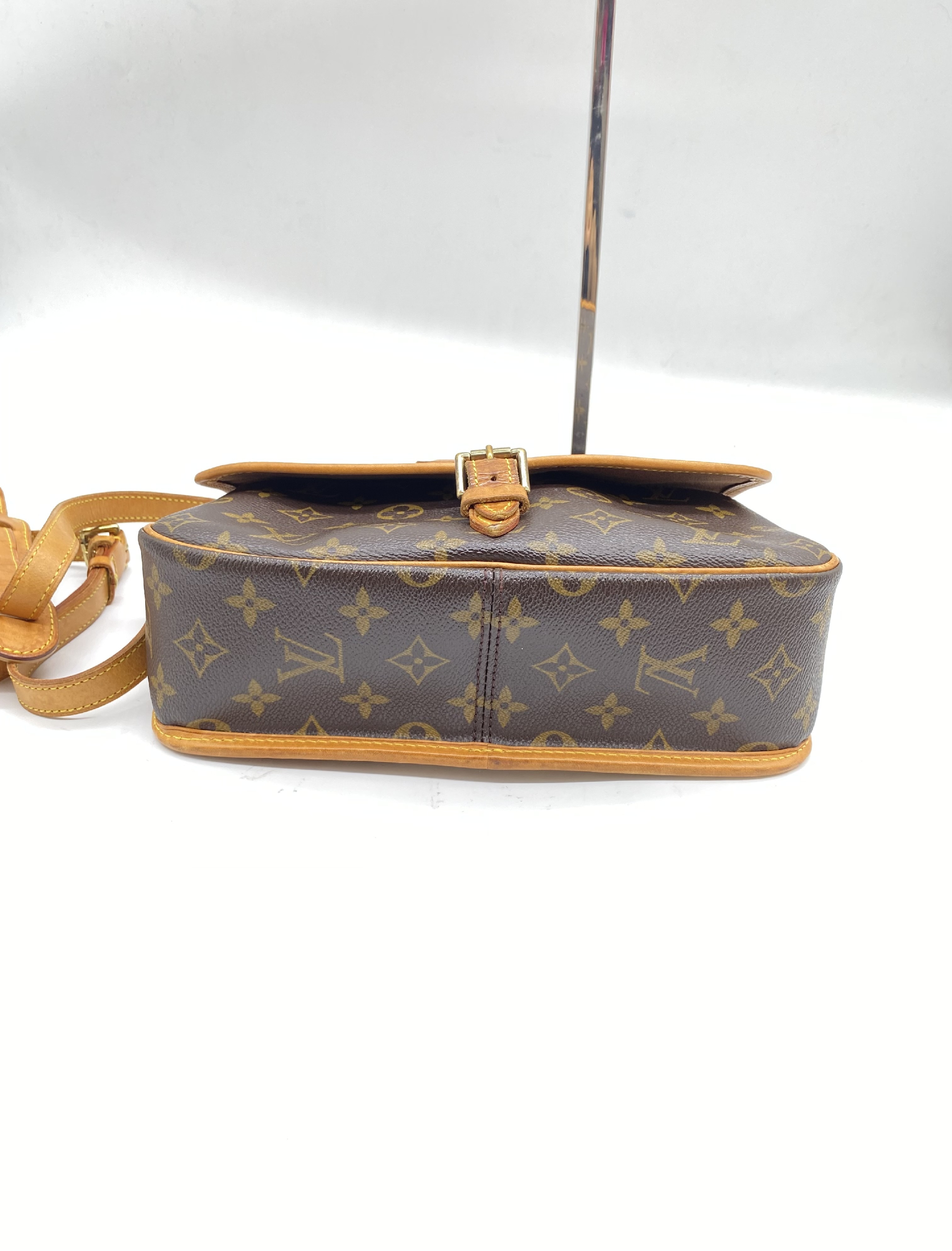 Monogram Sologne M42250 DK1164 Shoulder Bag — view 3