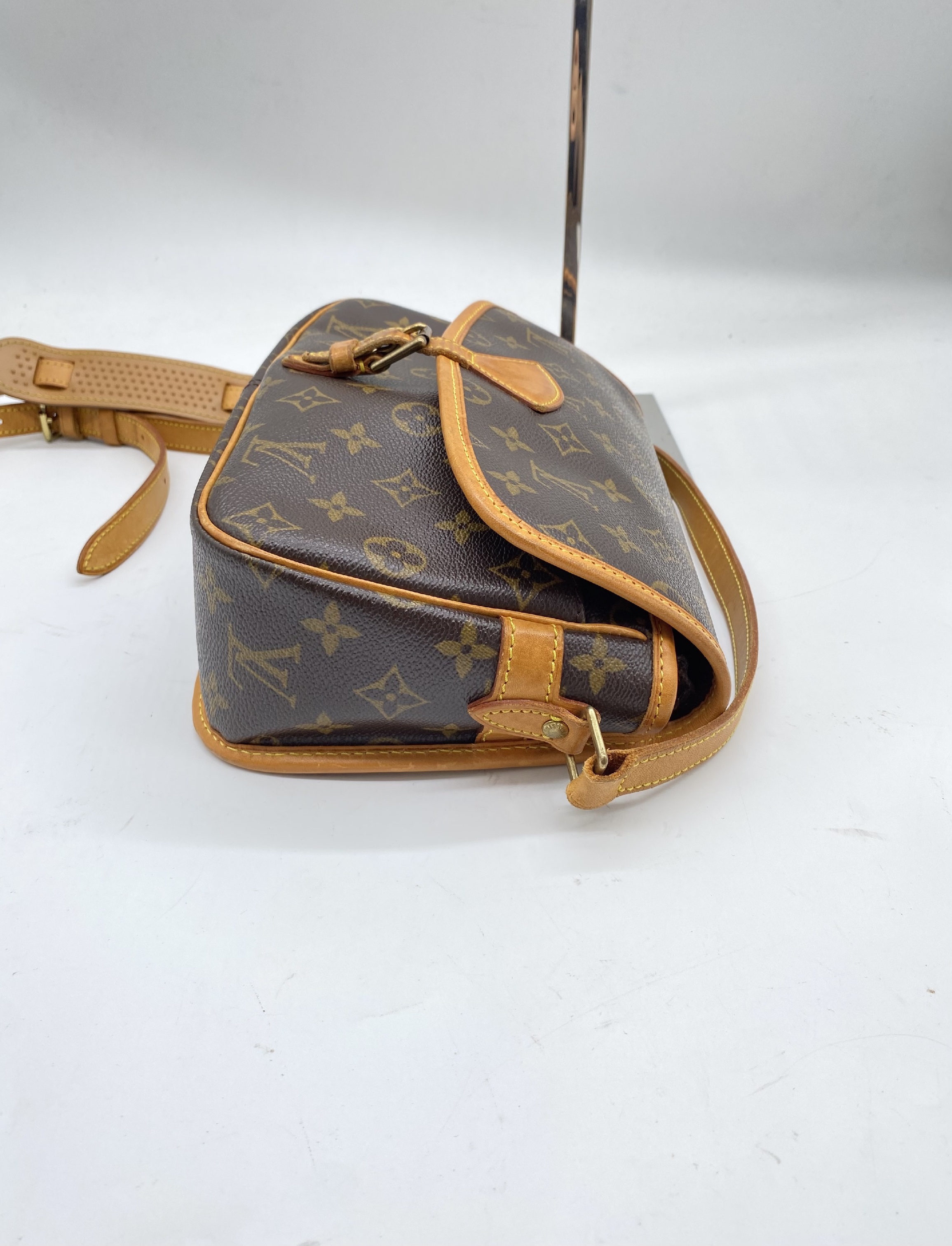 Monogram Sologne M42250 DK1164 Shoulder Bag — view 5