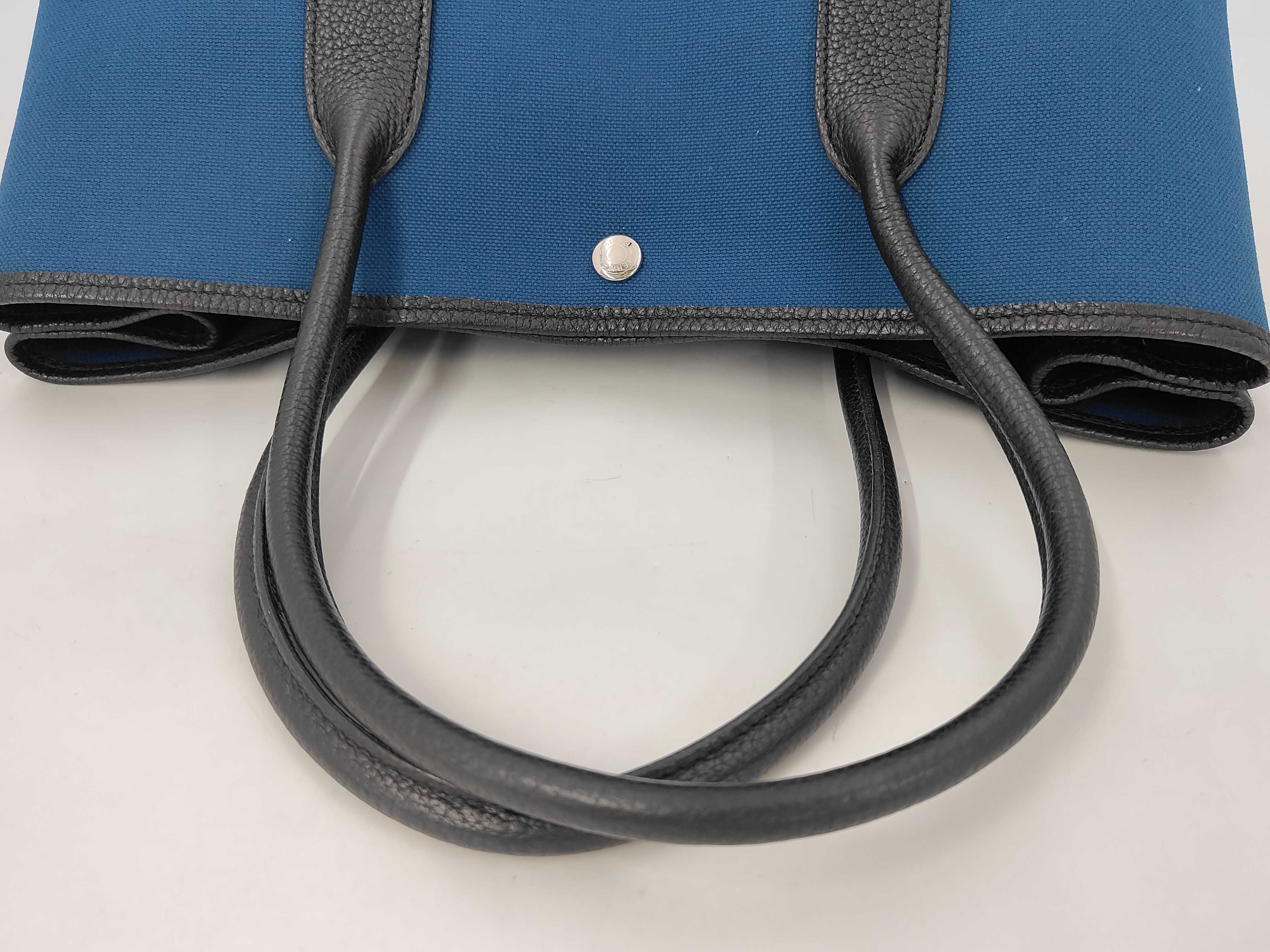 Garden Party 36 Toile Military Tote Bag — view 5