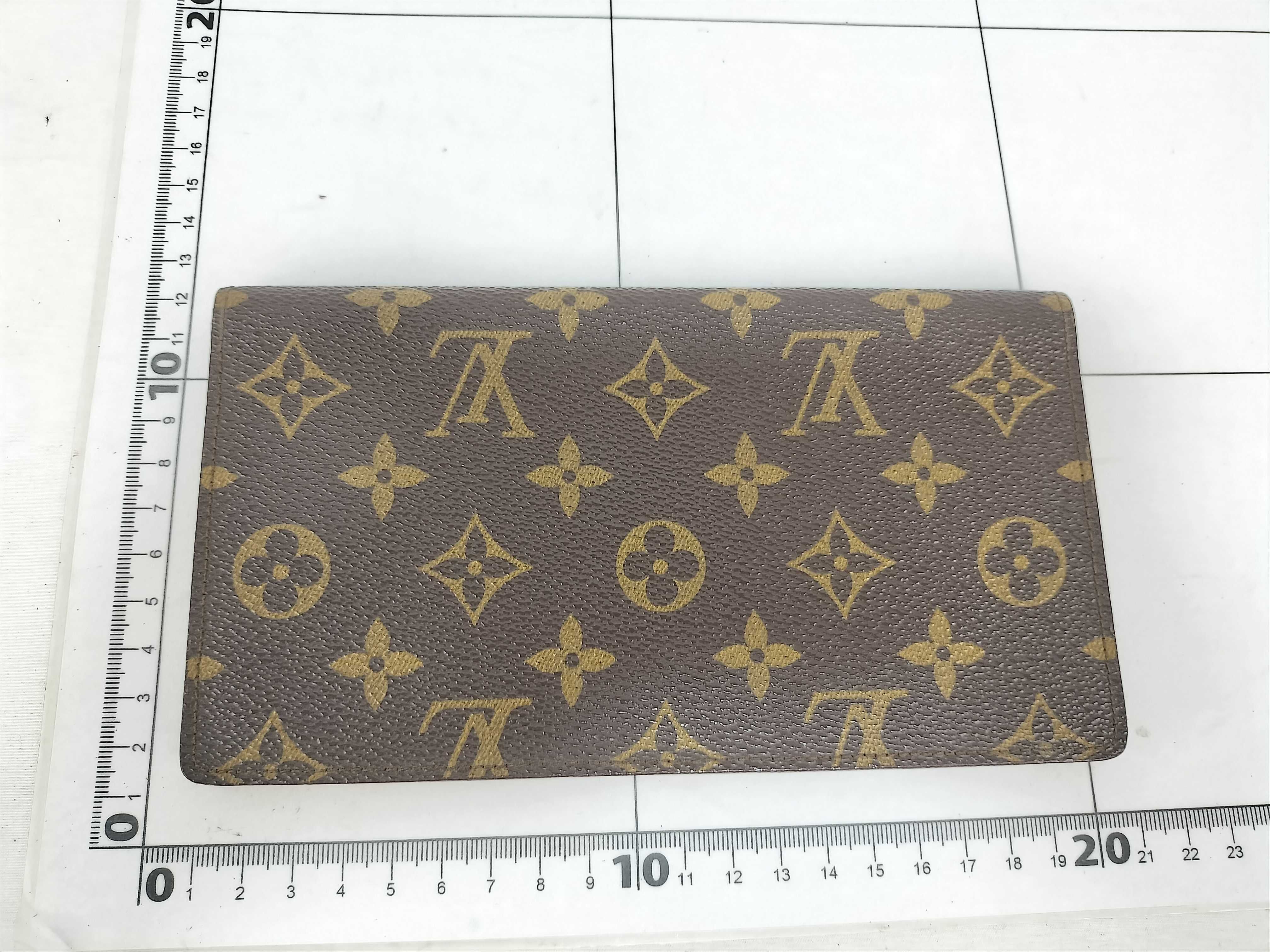 Monogram / Monogram / Portefeuille Chequier Double / M62223 / Long Wallet / PVC Billfold — view 2