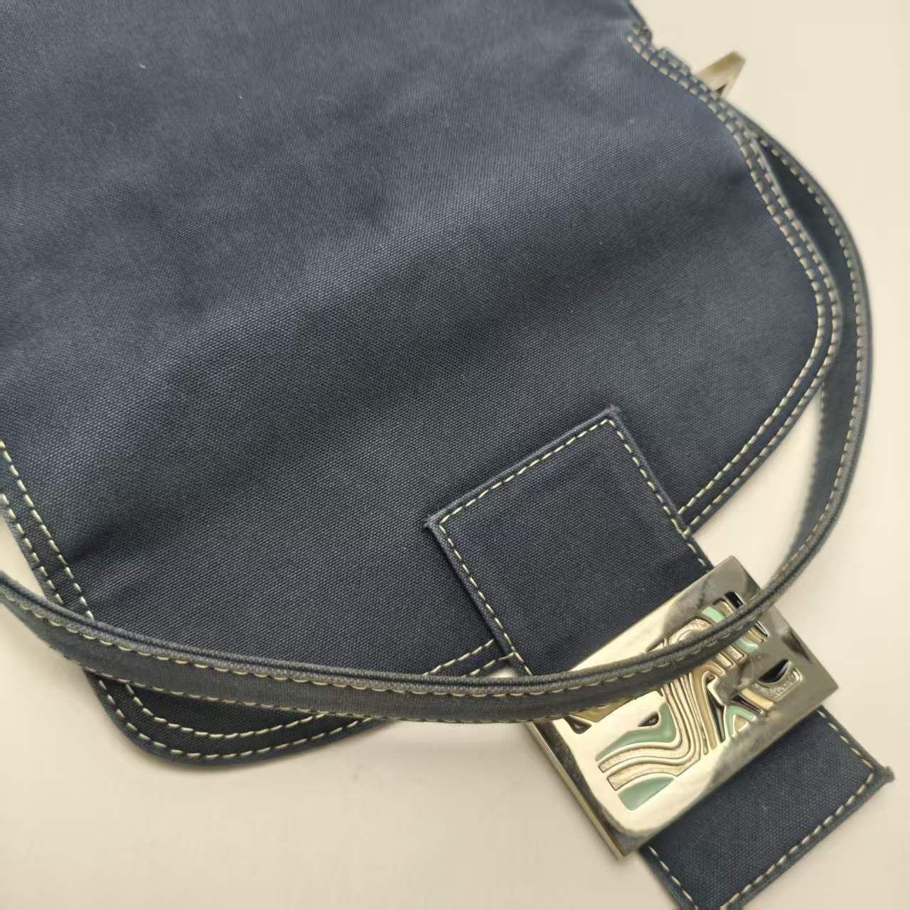 【*Shipped from: China*】FENDI Baguette Denim Handbag — view 9