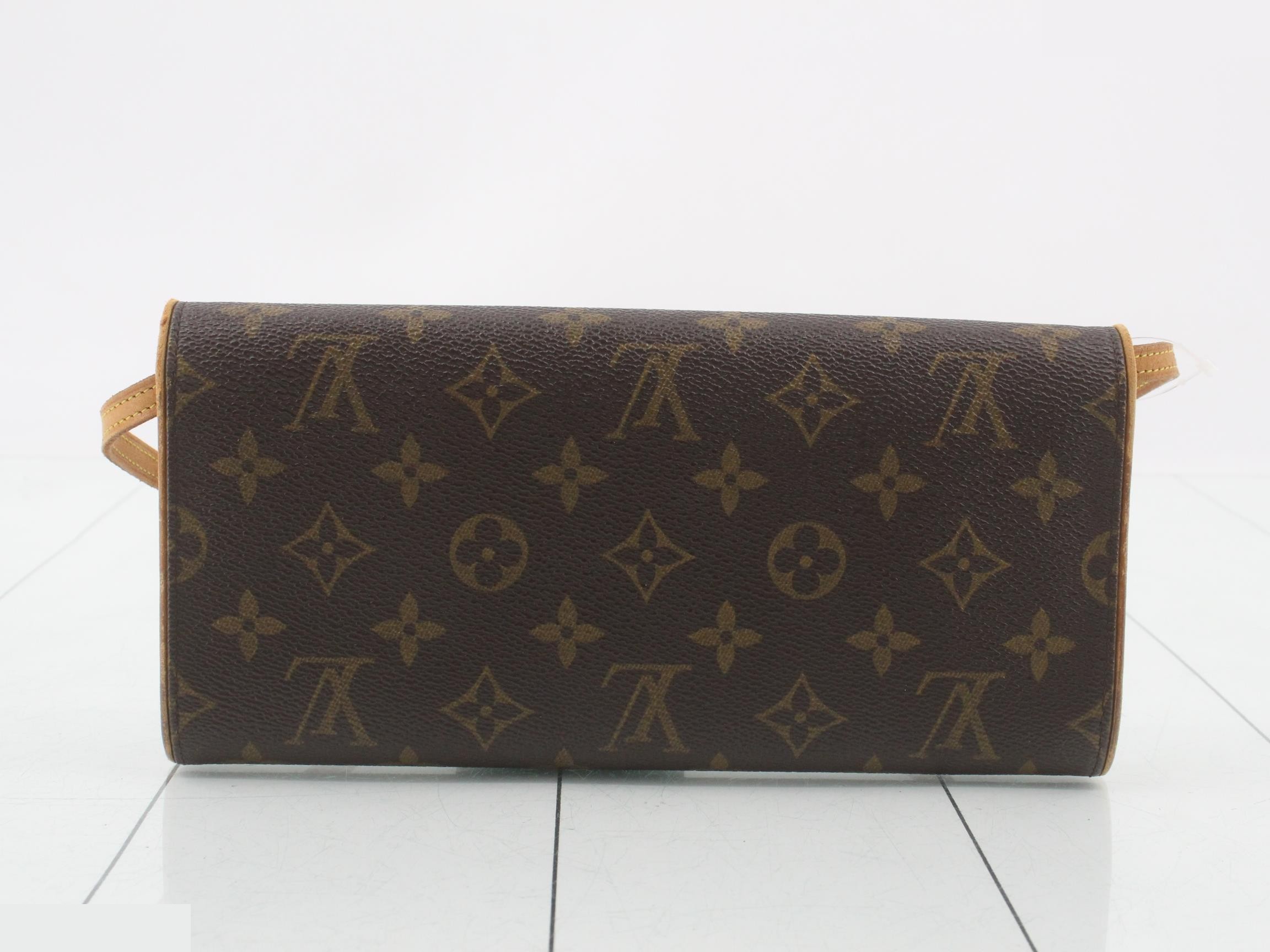 Pochette Twin GM with shoulder strap — view 2