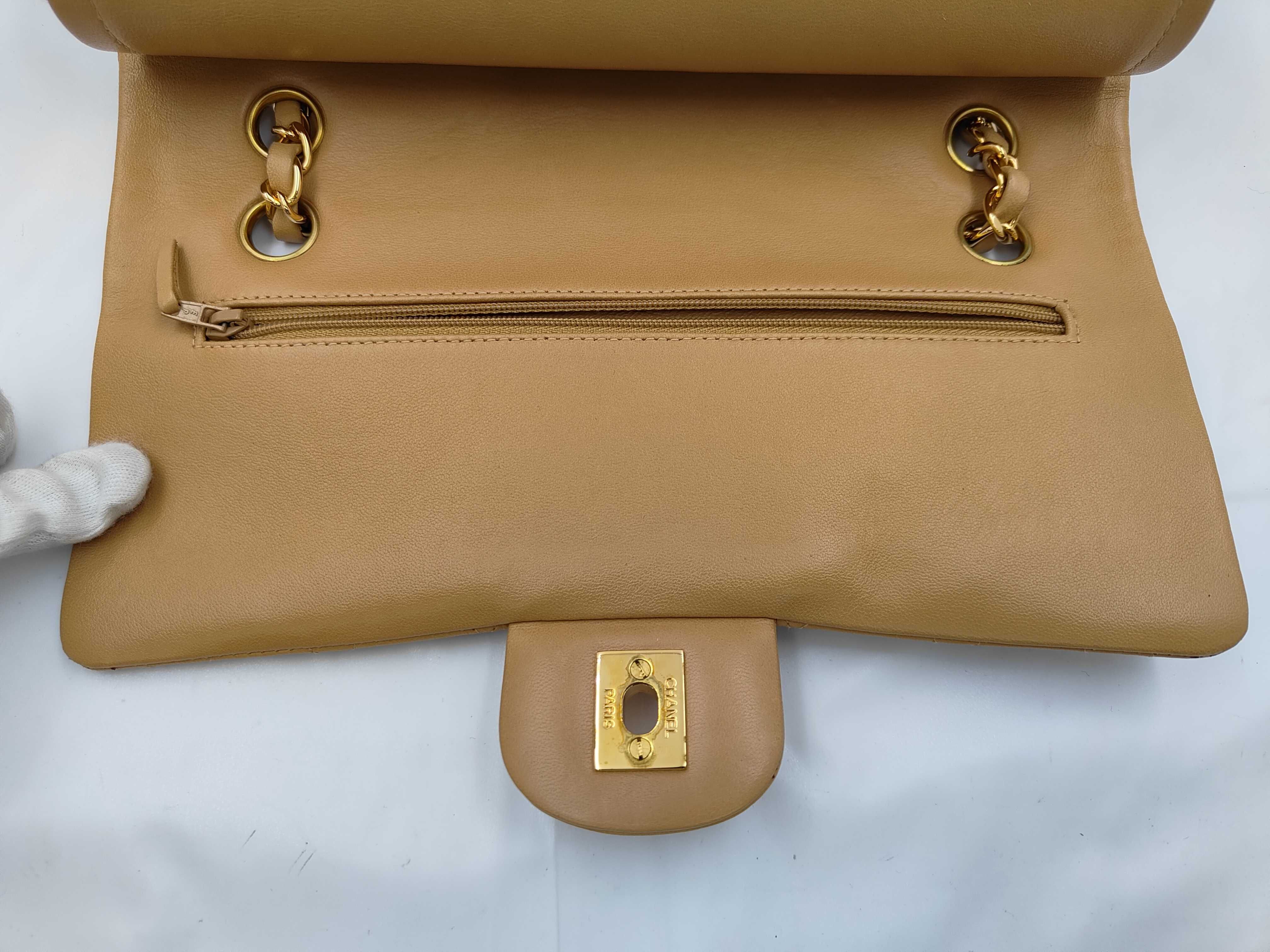 Matelassé 25 Lambskin Shoulder Bag with Double Chain and Double Flap (A01112) — view 7