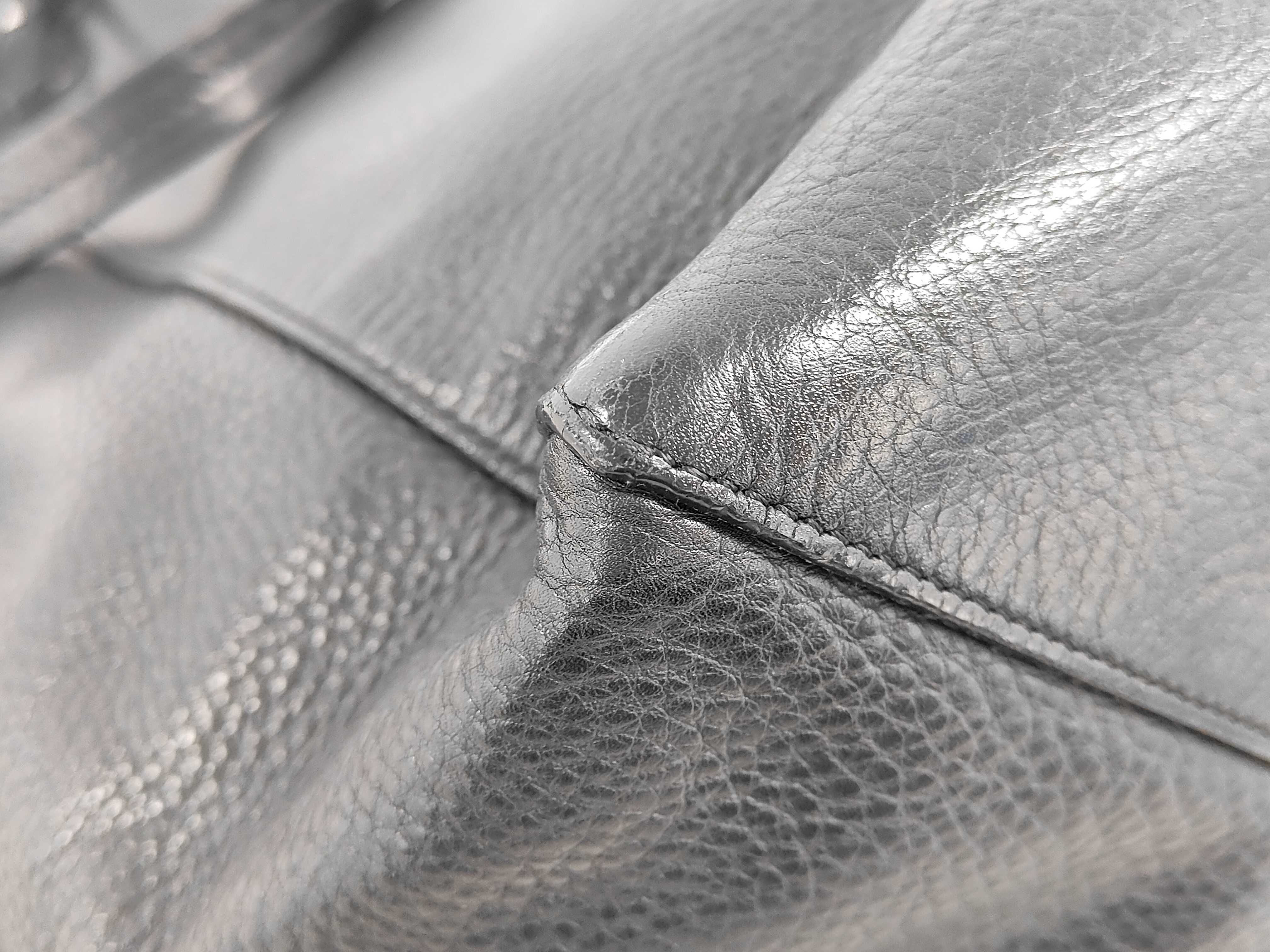 Cabas Phantom Small Grain Leather Tote Bag — view 3