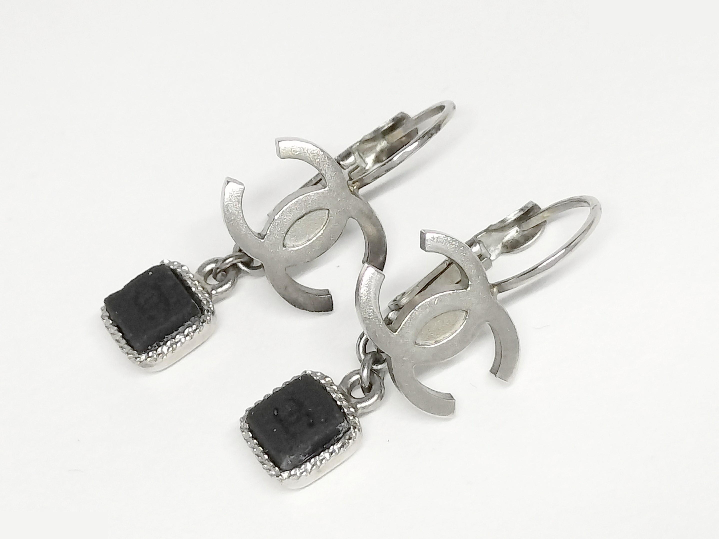 Coco dangling silver earrings