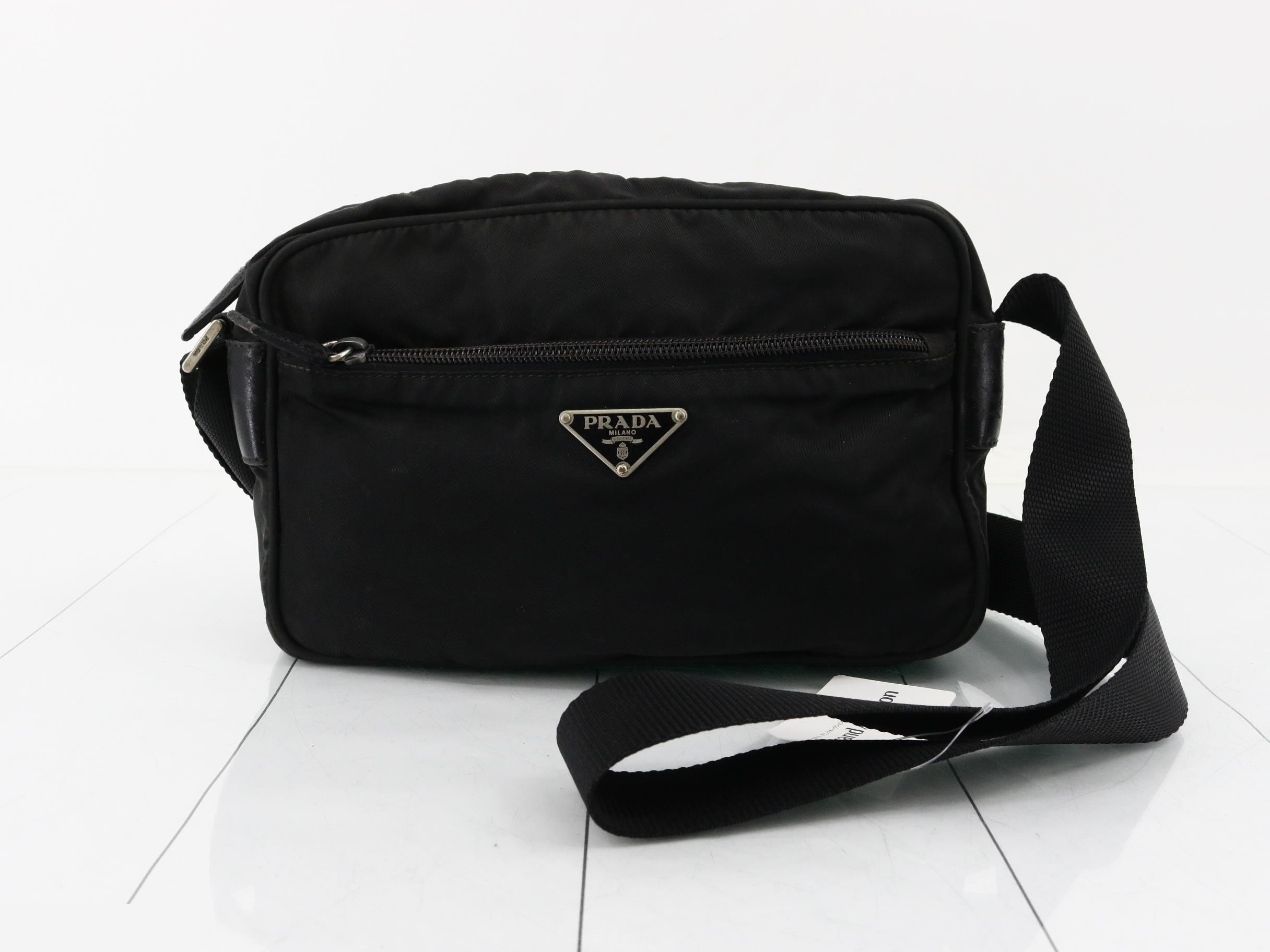 Nylon shoulder bag