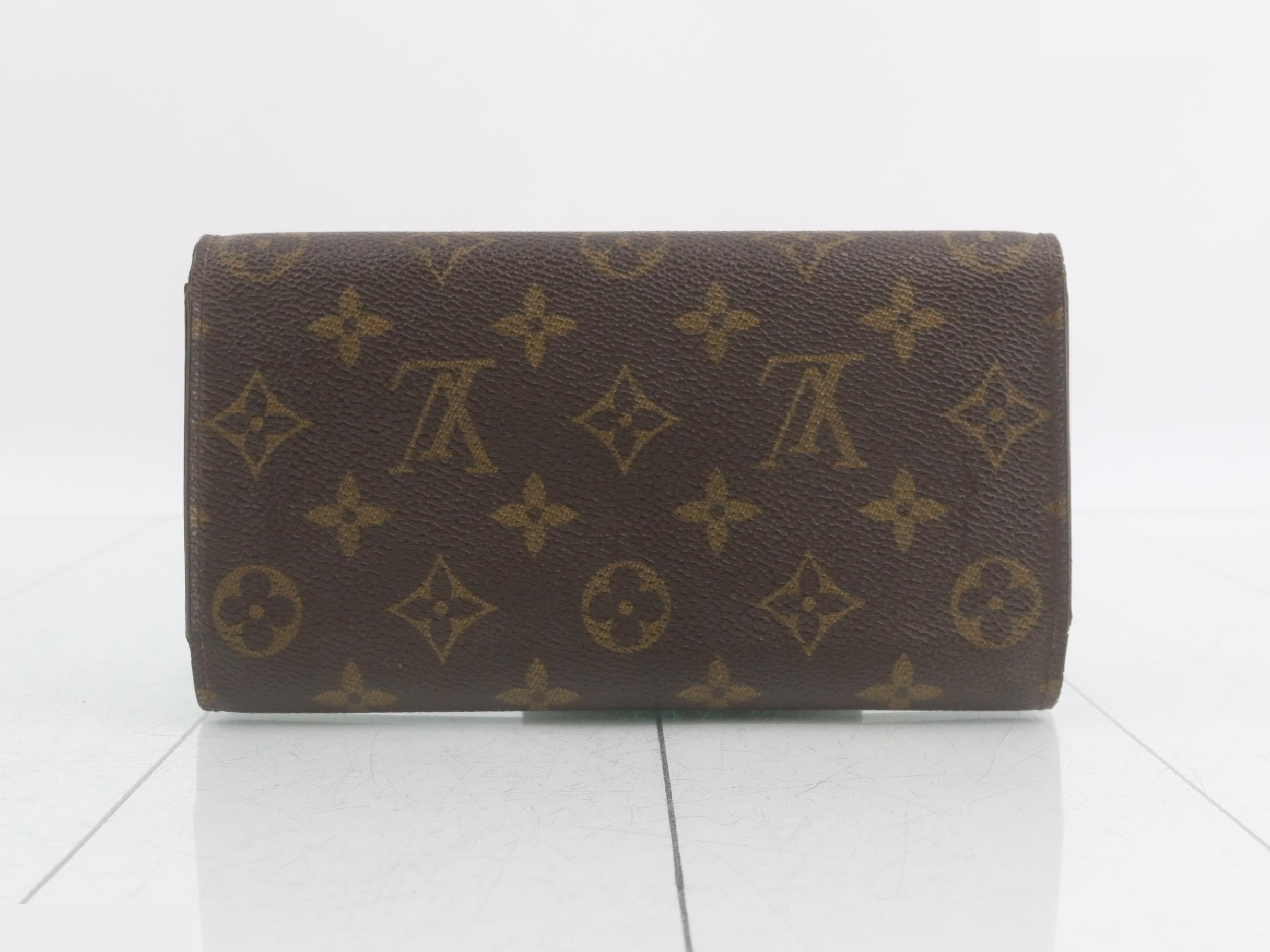 wallet — view 2