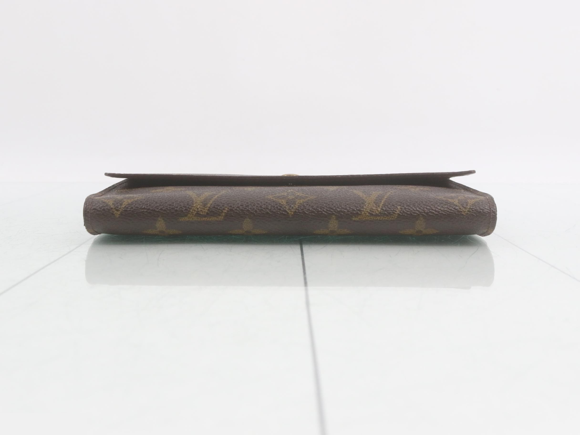 wallet — view 3