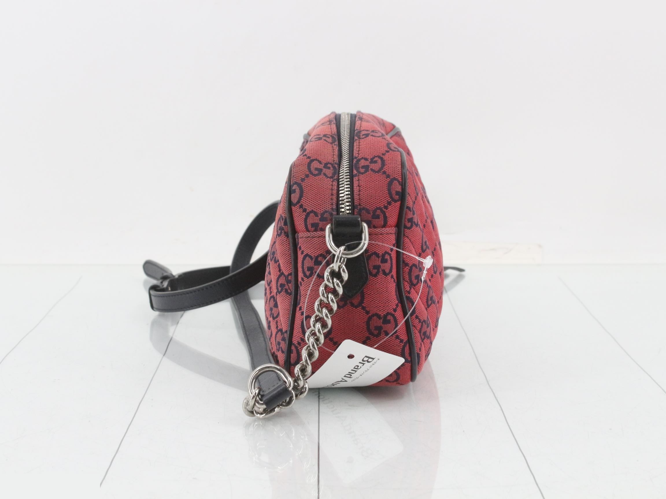GG Marmont Shoulder Bag — view 3