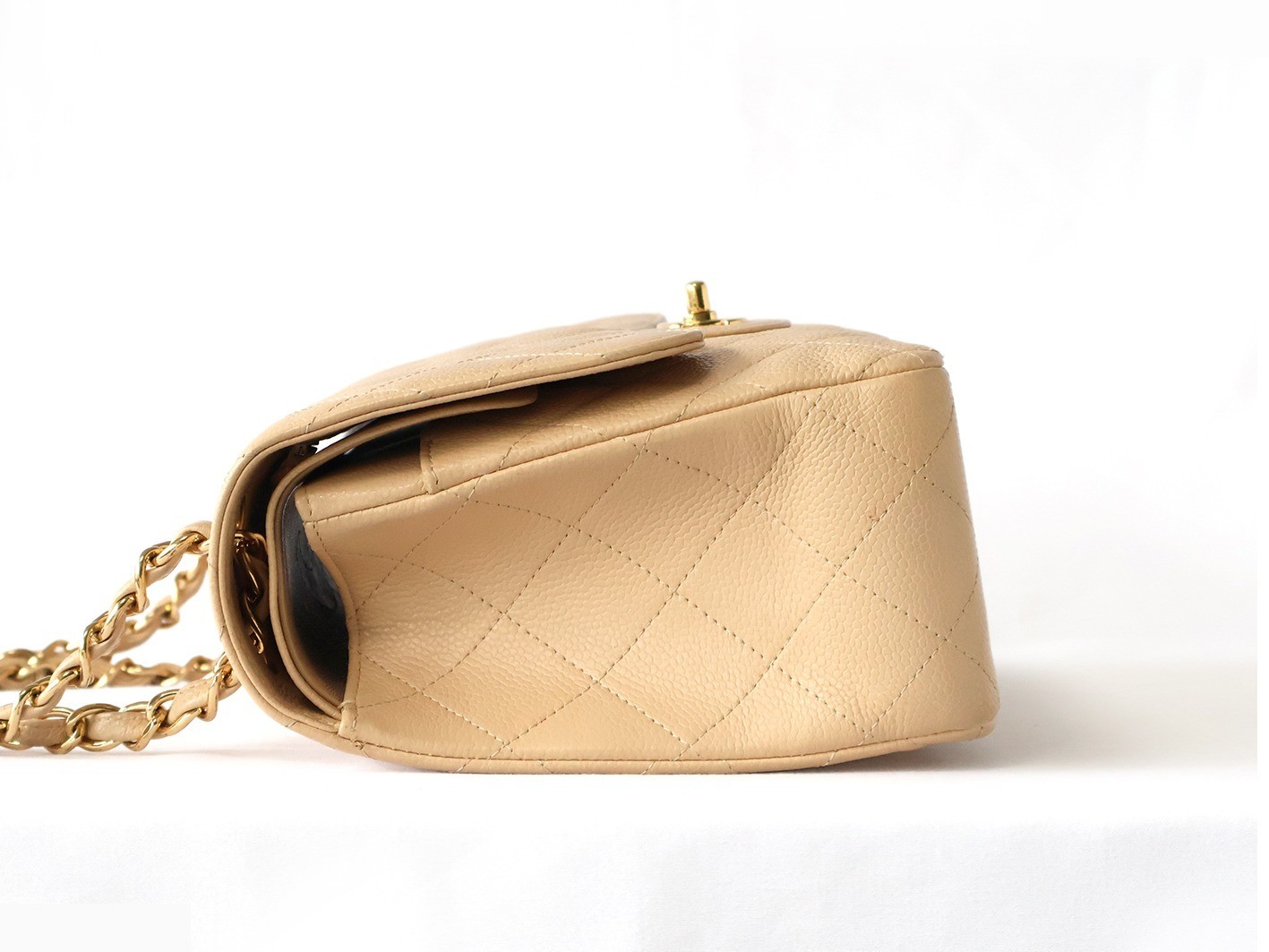 Caviar leather large matelassé bag, size 30, double flap, double chain, beige. — view 6