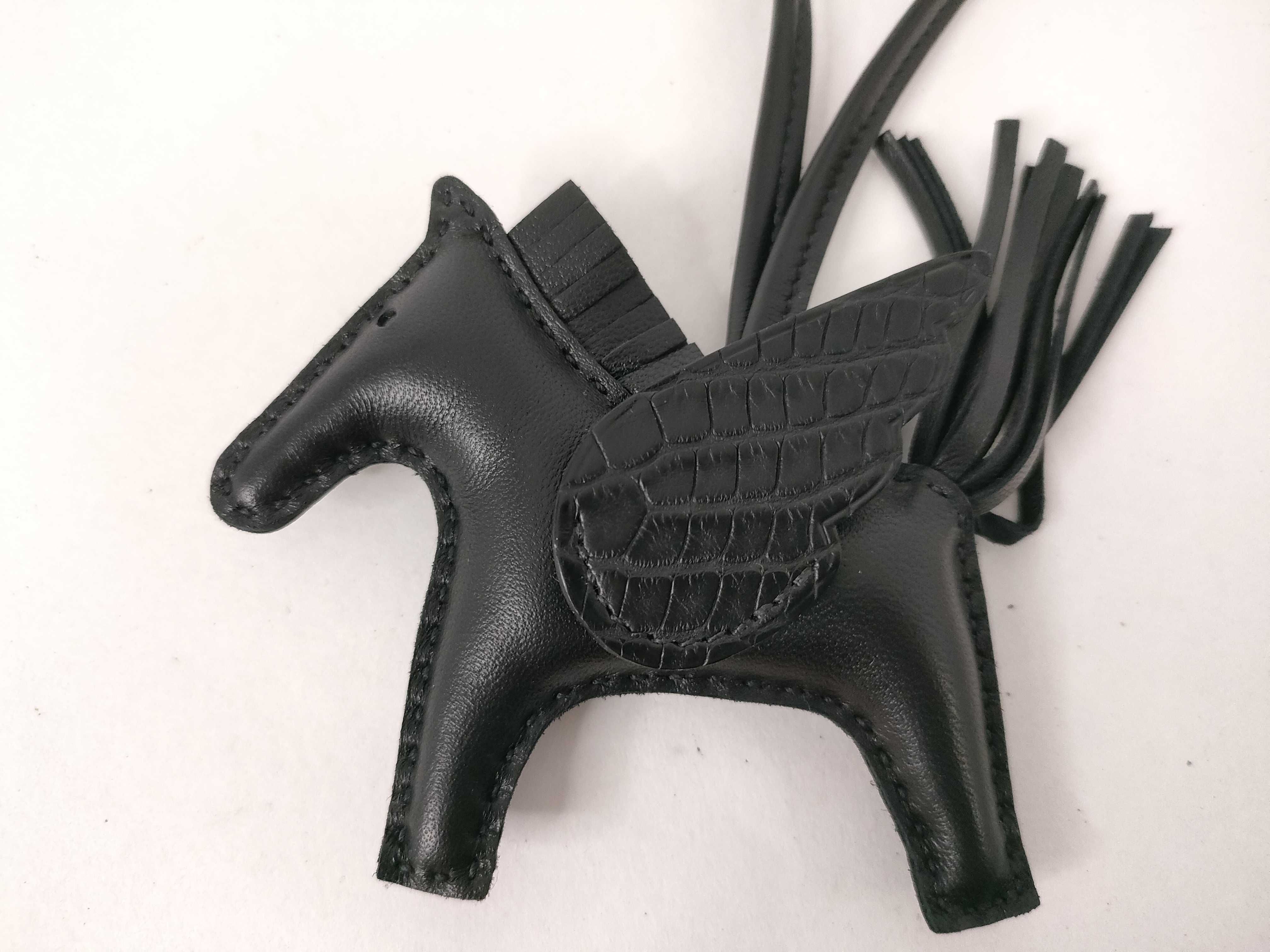 Rodeo Pegasus PM Black Agno Milo/Alligator Matte G Engraved Charm — view 4