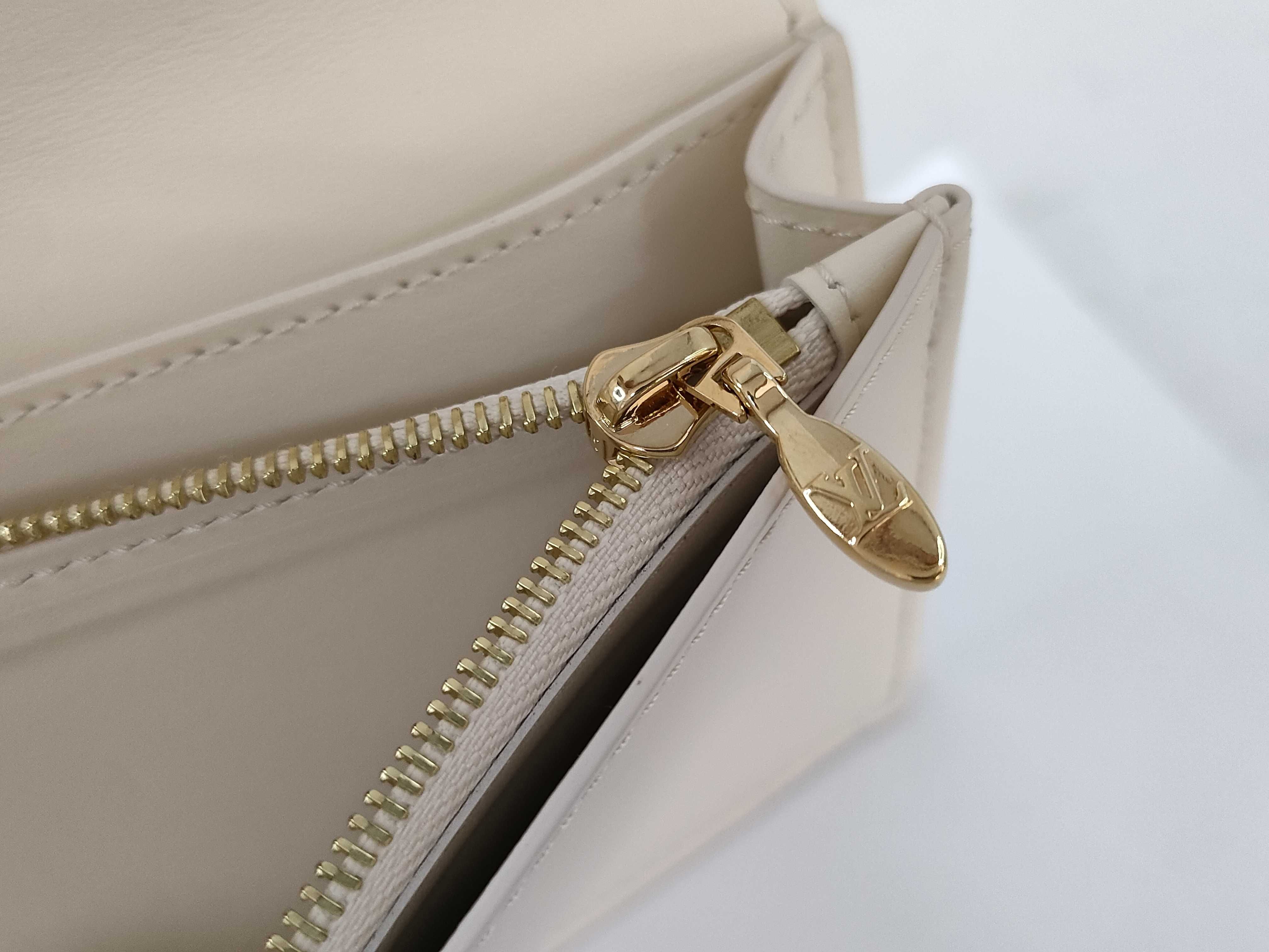 wallet — view 10