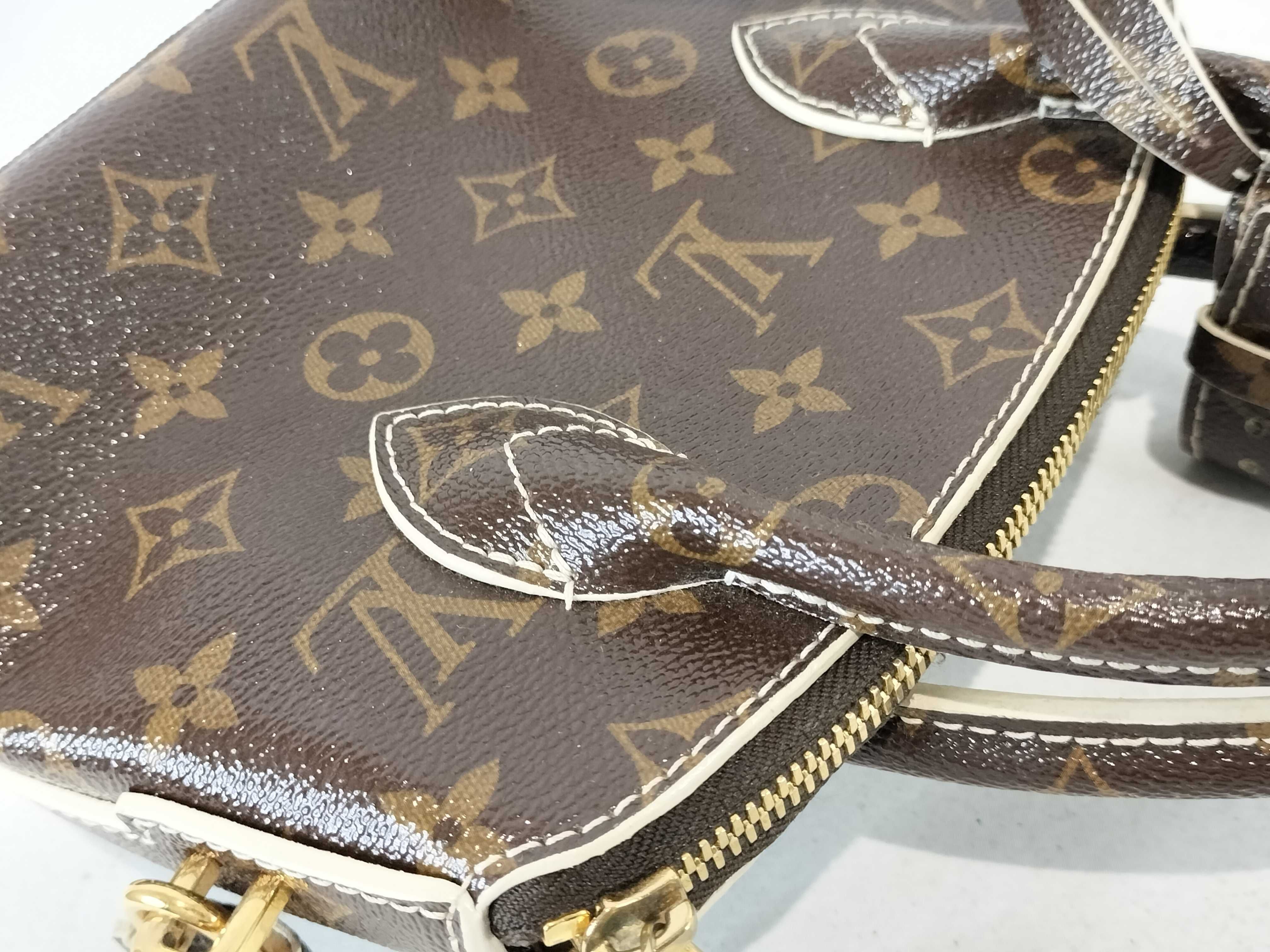 Monogram Shiny Lockit BB M40599 Handbag — view 5