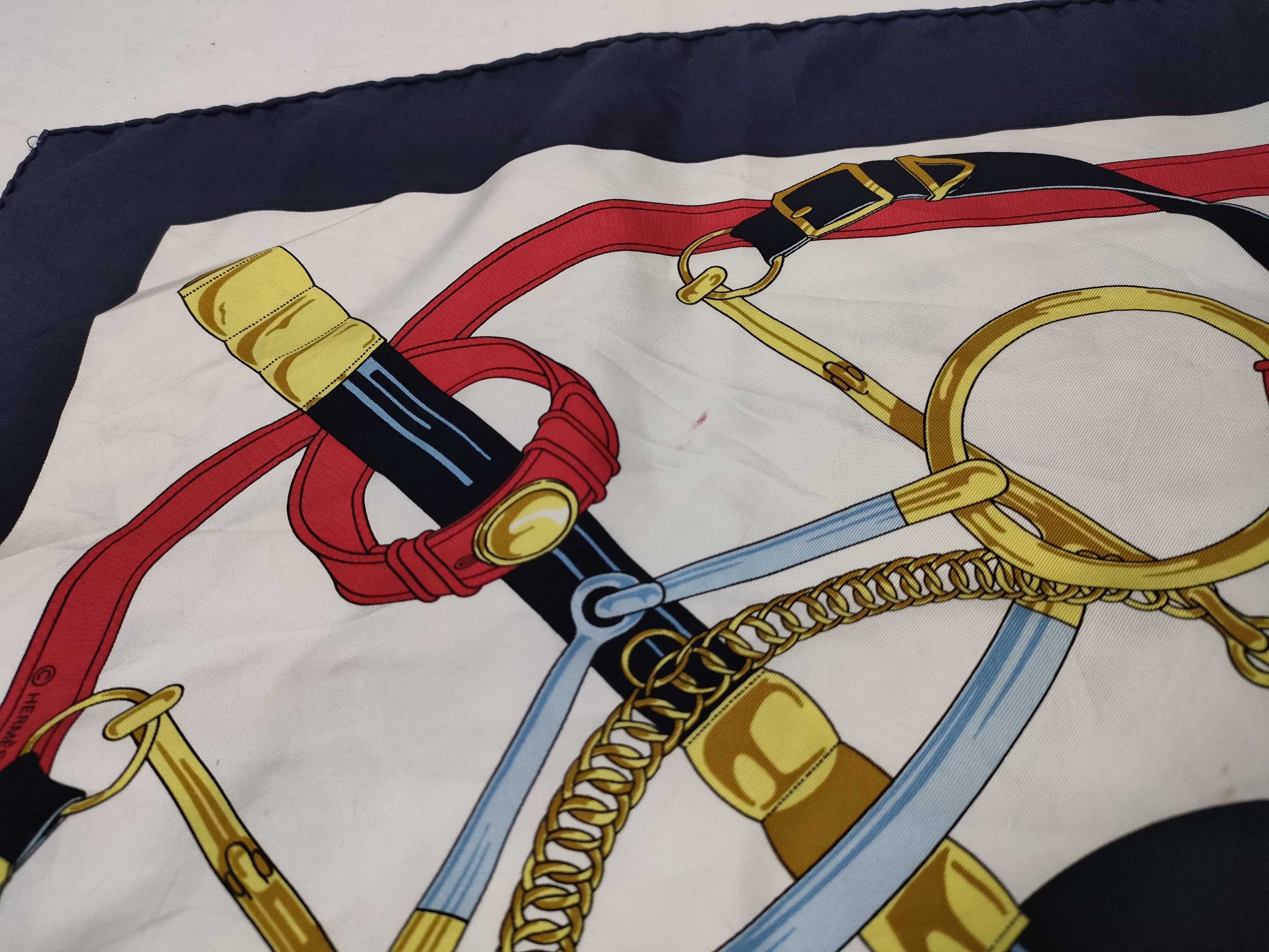 Carre Golden Spurs and other accessories — view 9