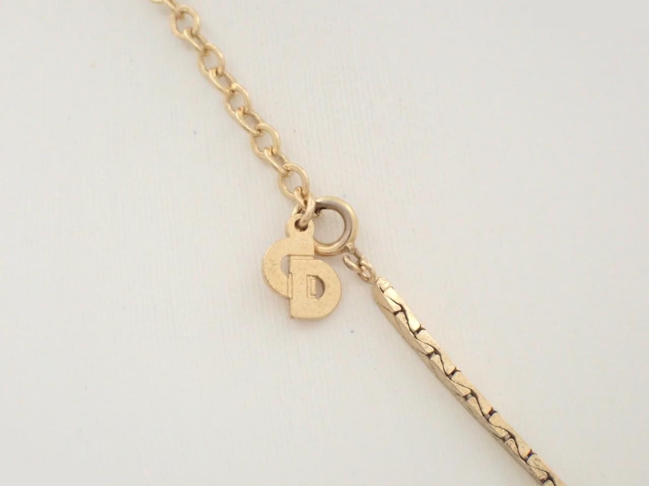 Other line: Precious metal necklaces and pendants, neck circumference approximately 42 cm. — view 2