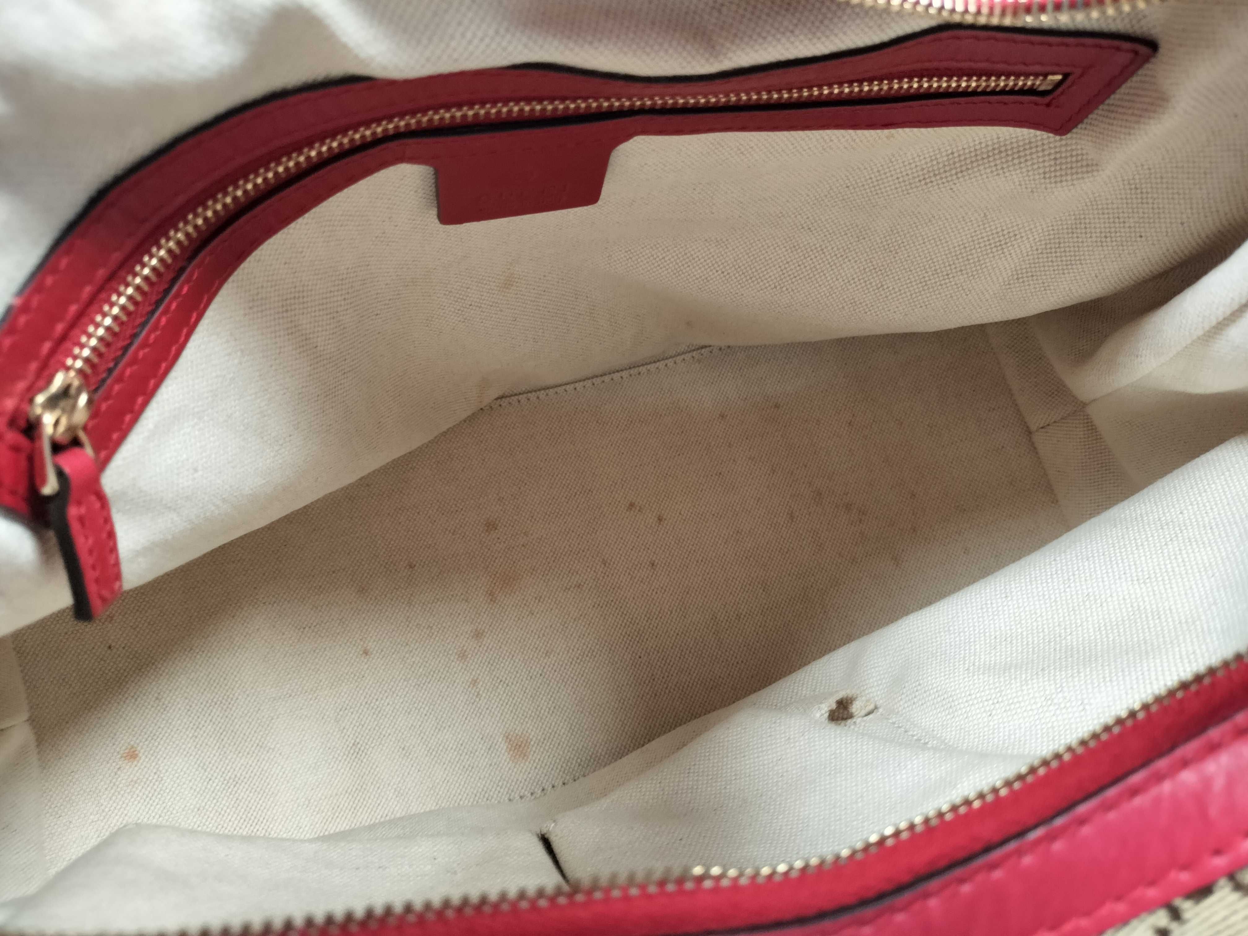 GG Canvas Gucci Handbag Shoulder Bag — view 11