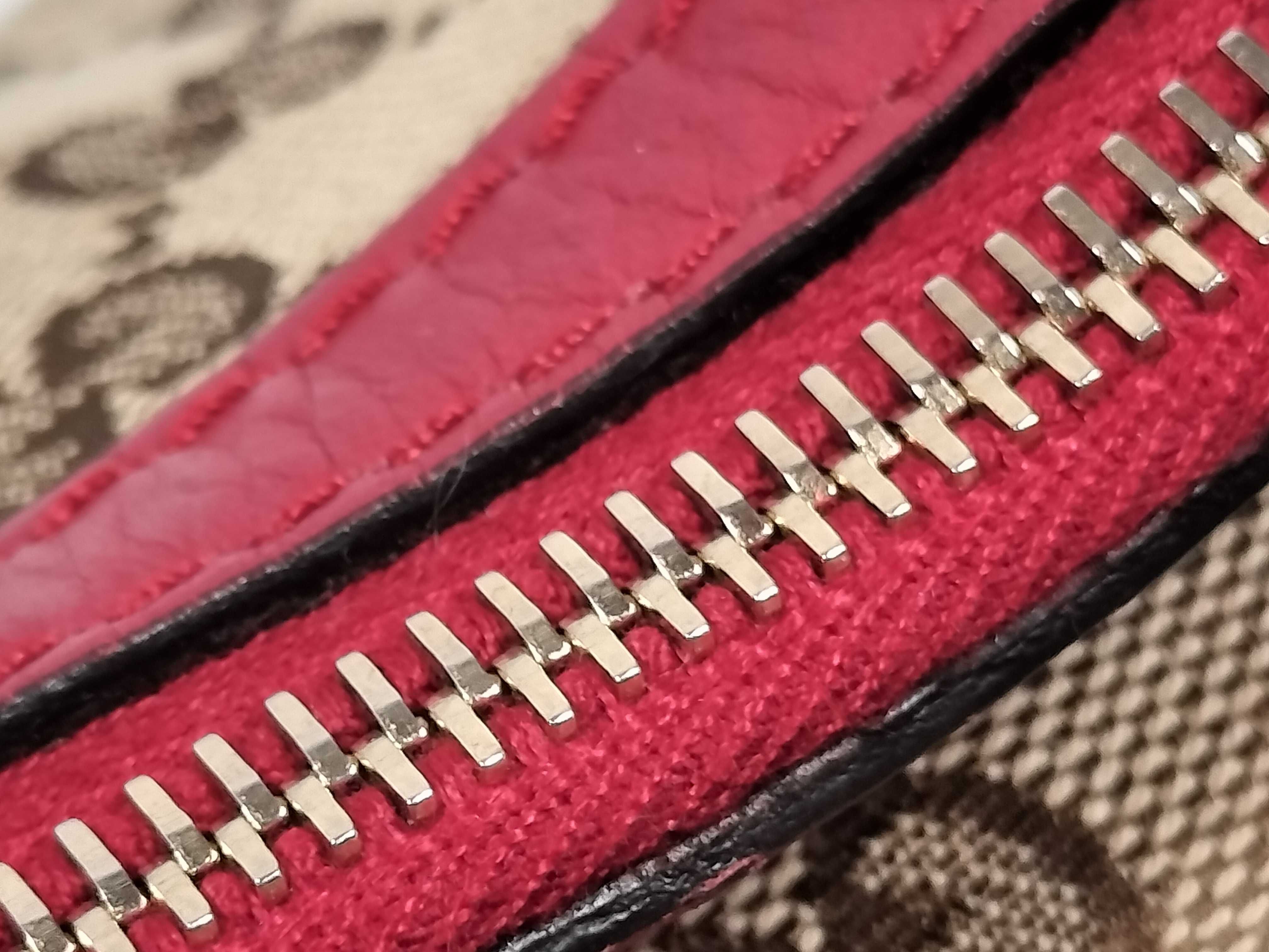 GG Canvas Gucci Handbag Shoulder Bag — view 8