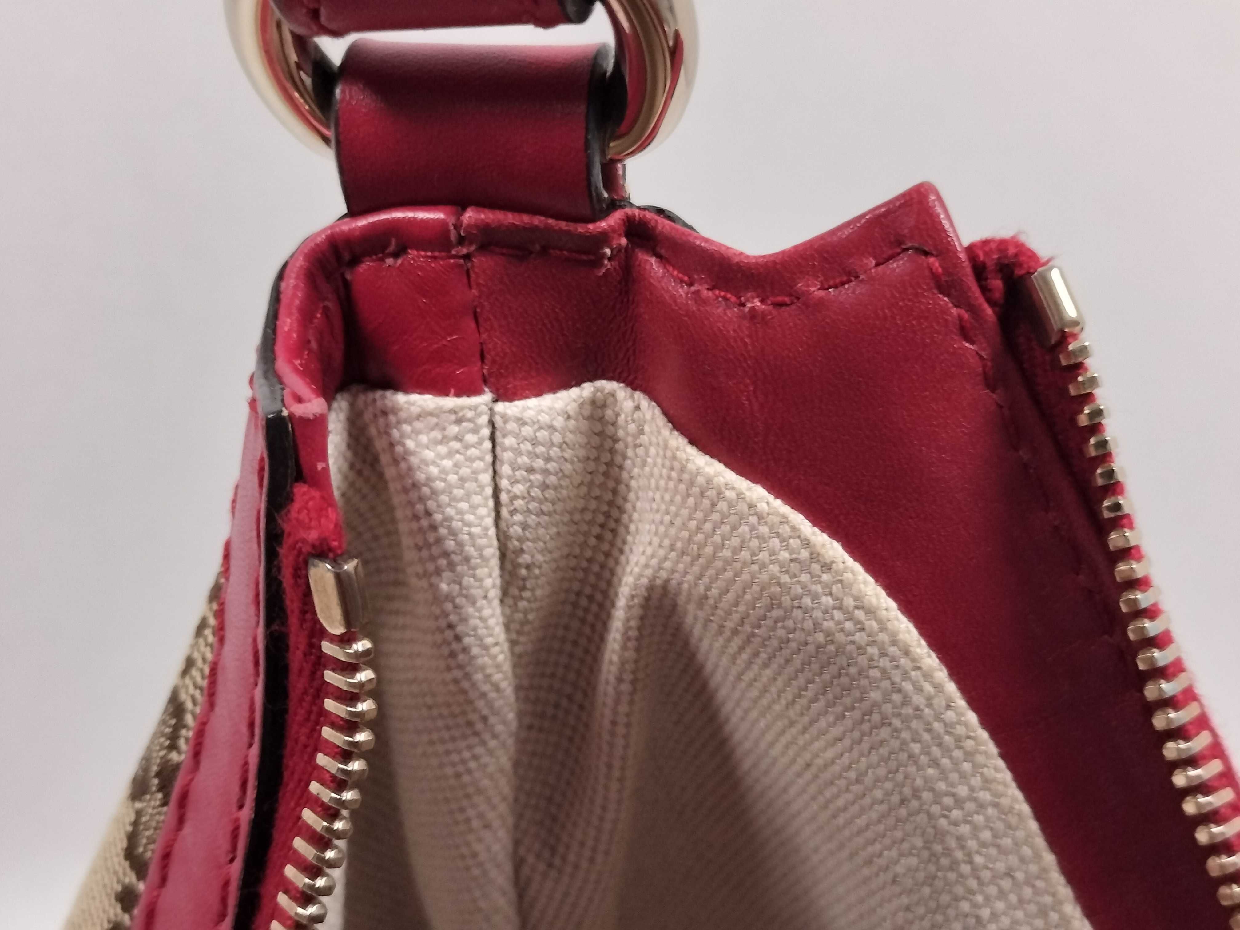 GG Canvas Gucci Handbag Shoulder Bag — view 10