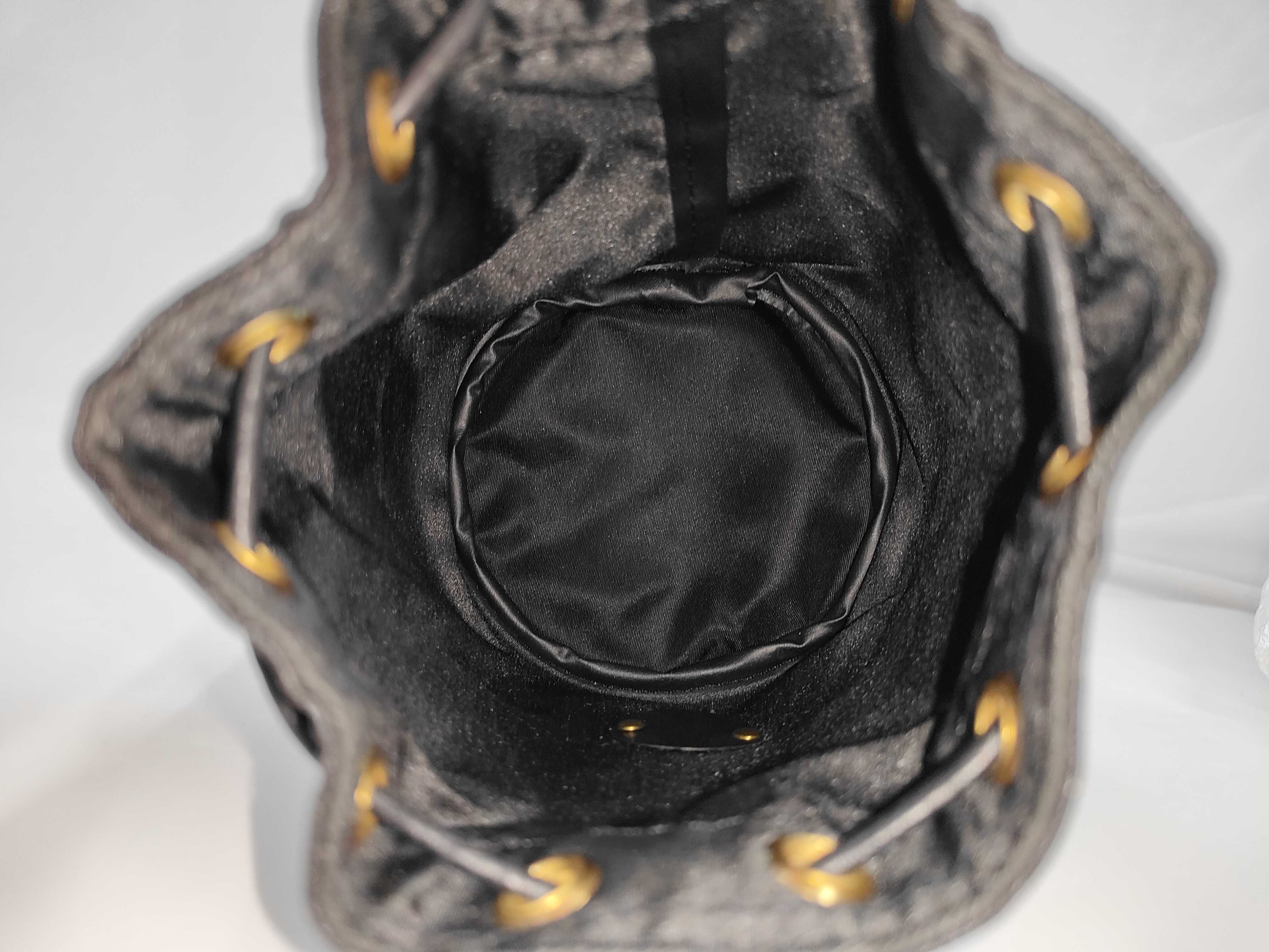 pouch — view 8