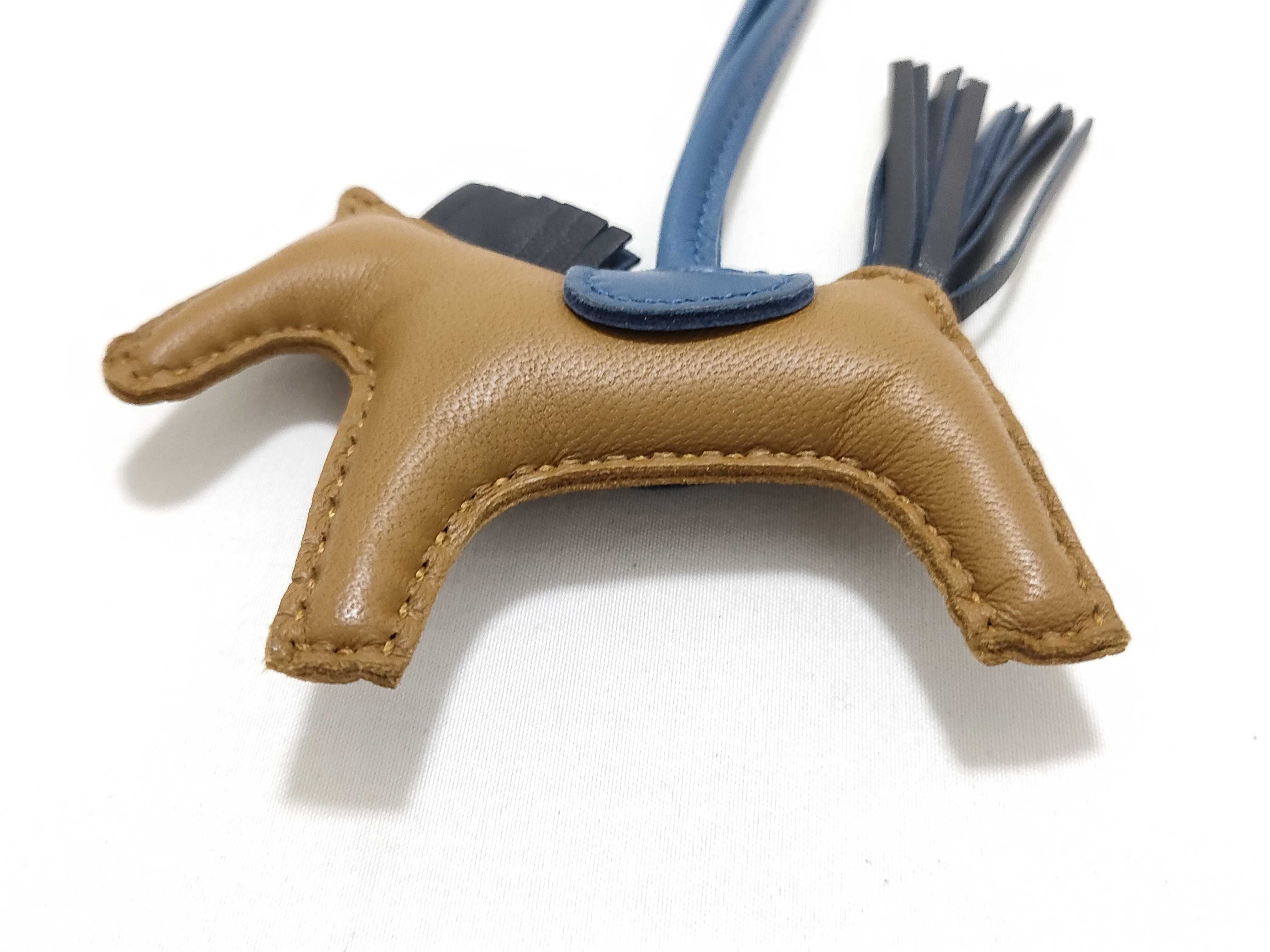 rodeo charm PM W engraved key case/key chain — view 9