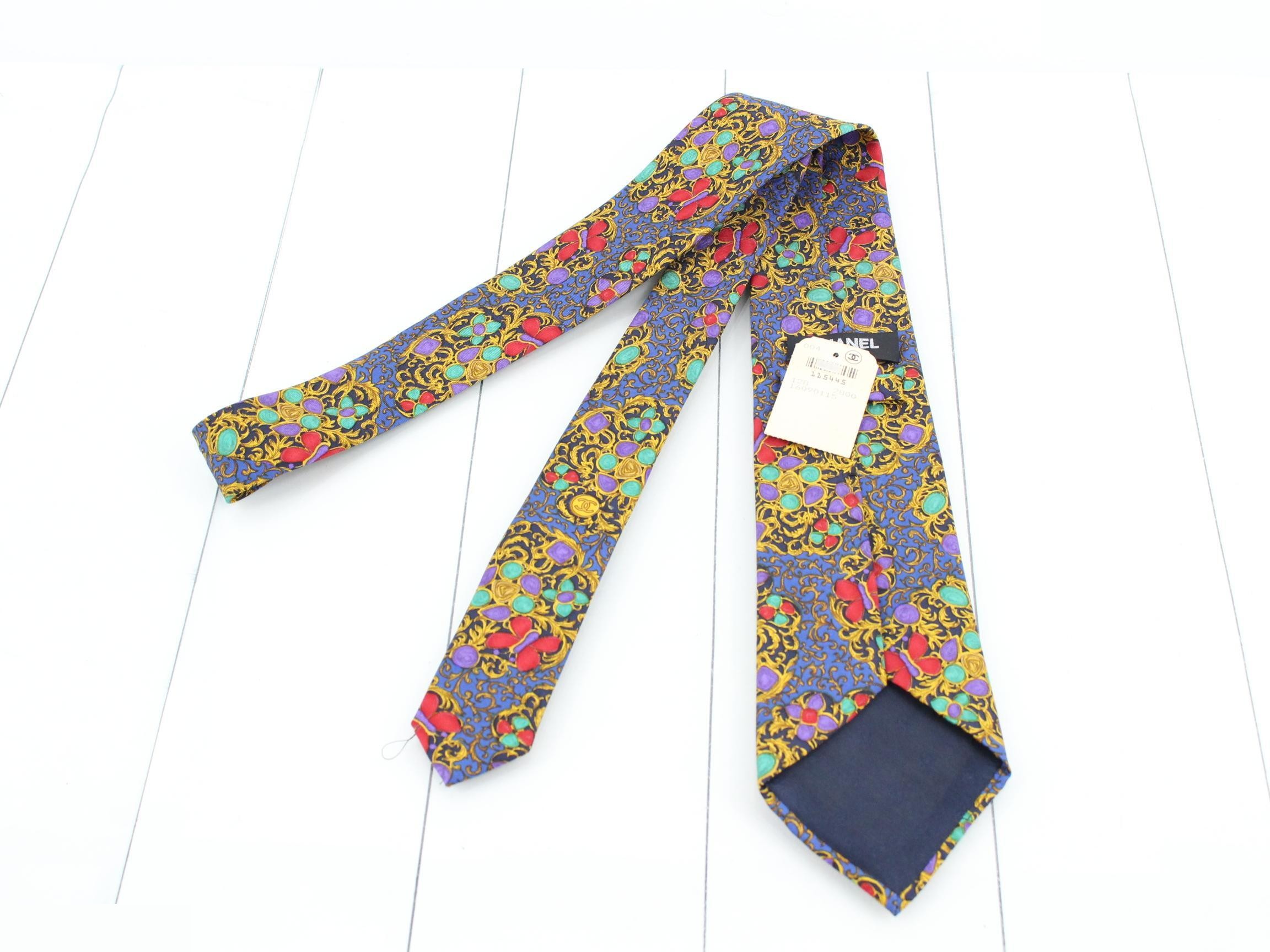 tie — view 2