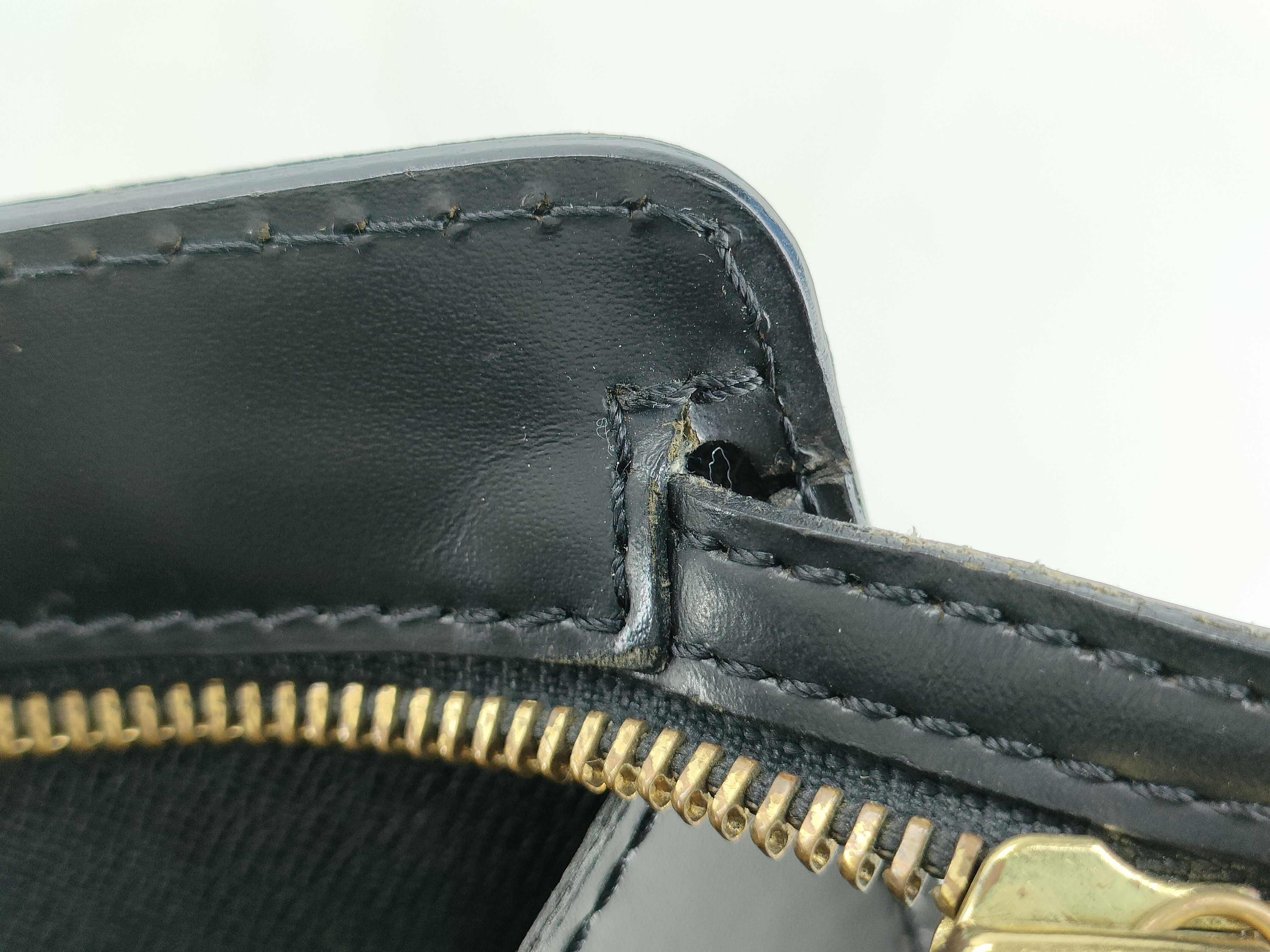 Epi Pochette Homme Second Bag — view 15