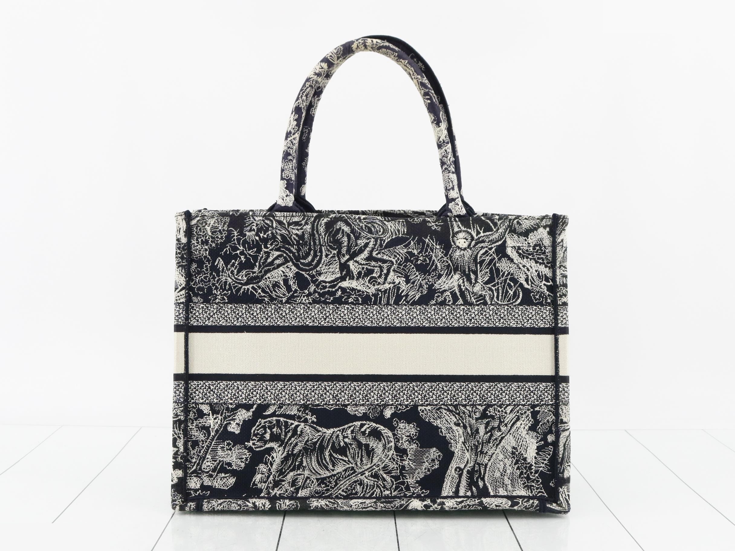 Book Tote - Medium — view 2