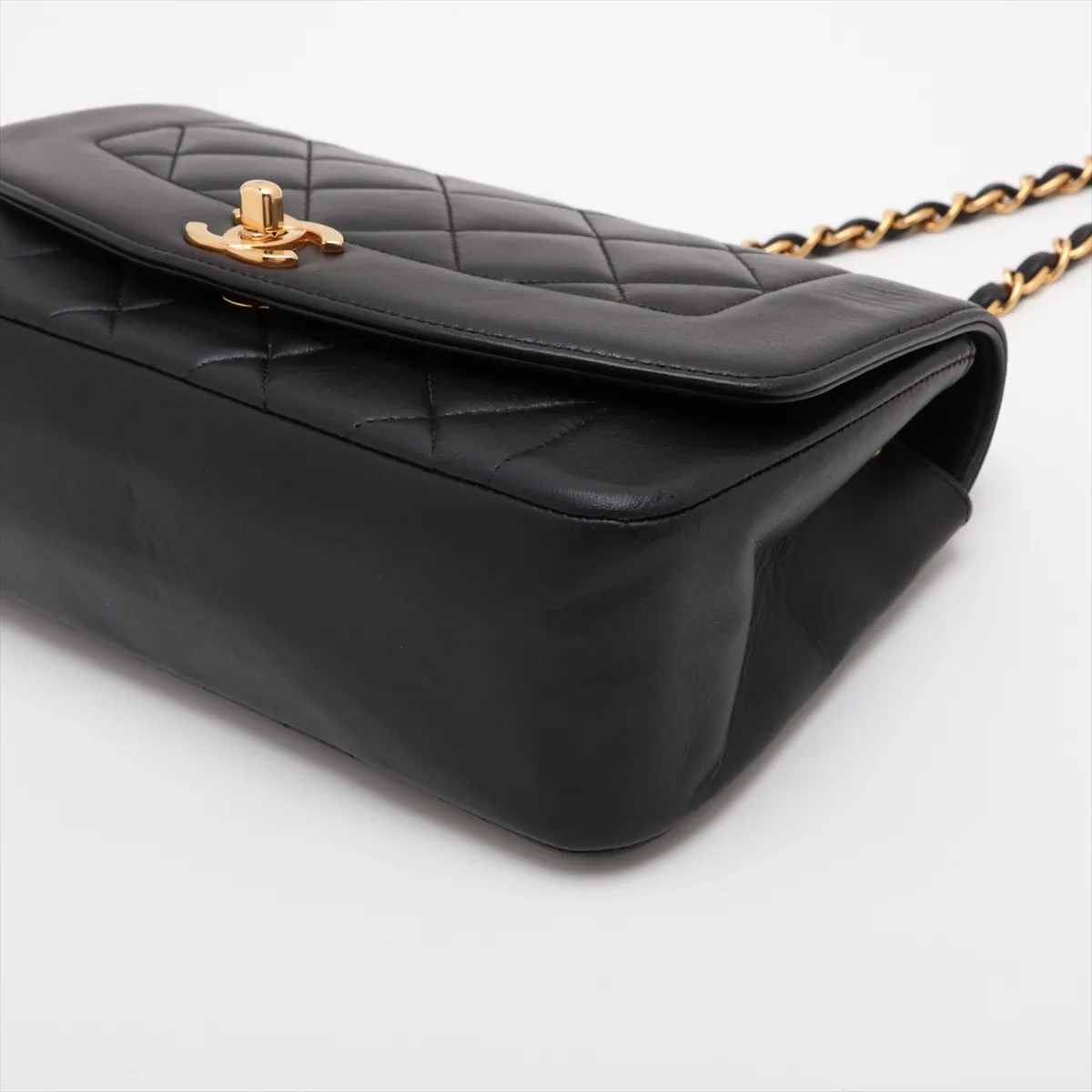 Matelassé Lambskin Single Flap Single Chain Bag, Diana Flap, Black with Gold Hardware, 3728621, Series 3 — view 3