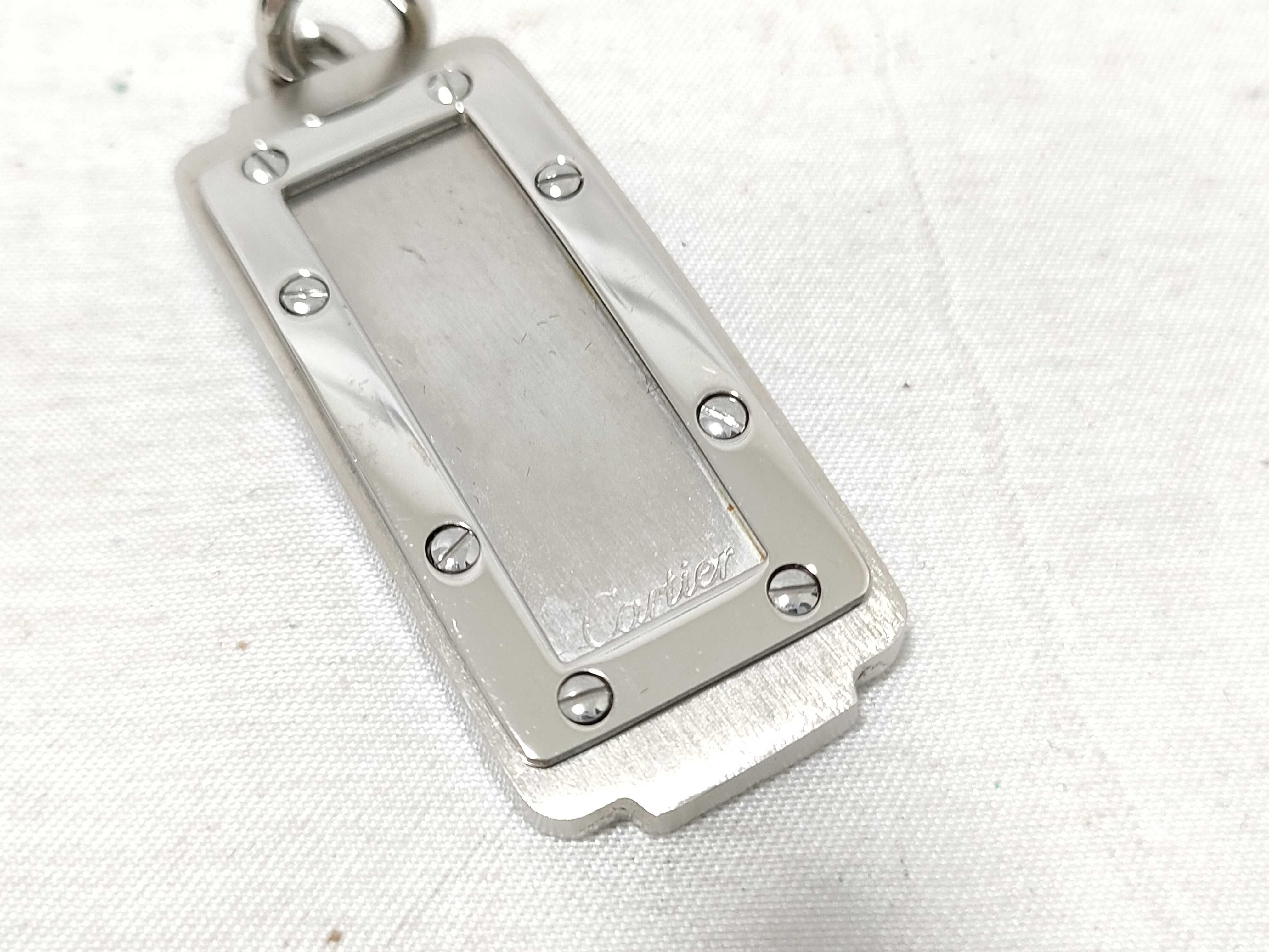 charm — view 3