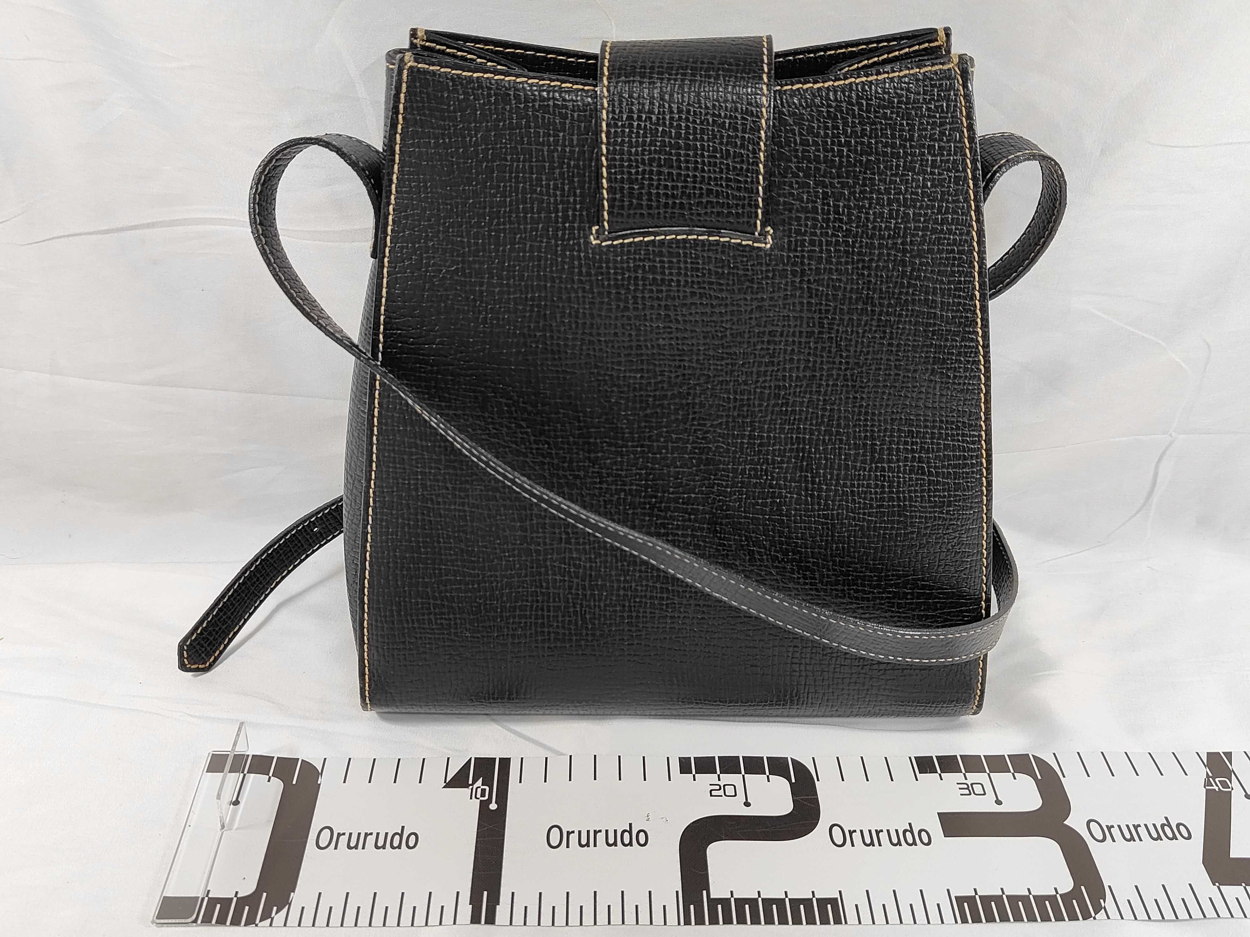 shoulder bag, turn-lock closure, leather, black. — view 2