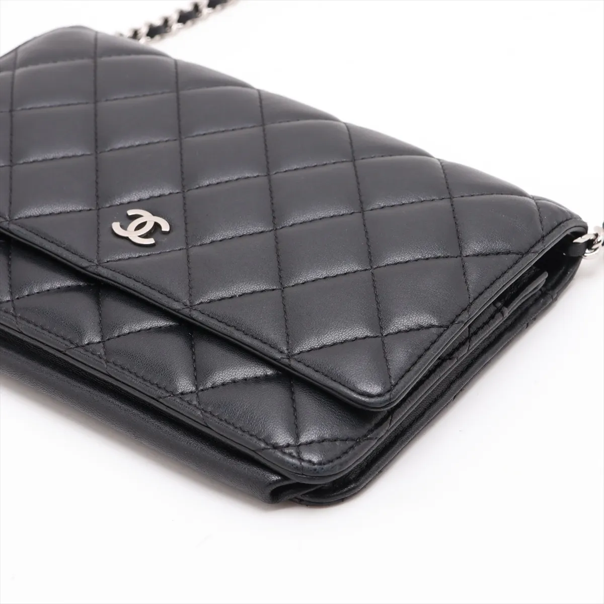 Matelassé Lambskin Chain Wallet, Black, Silver Hardware, 15432509, Serial Number 15 — view 3