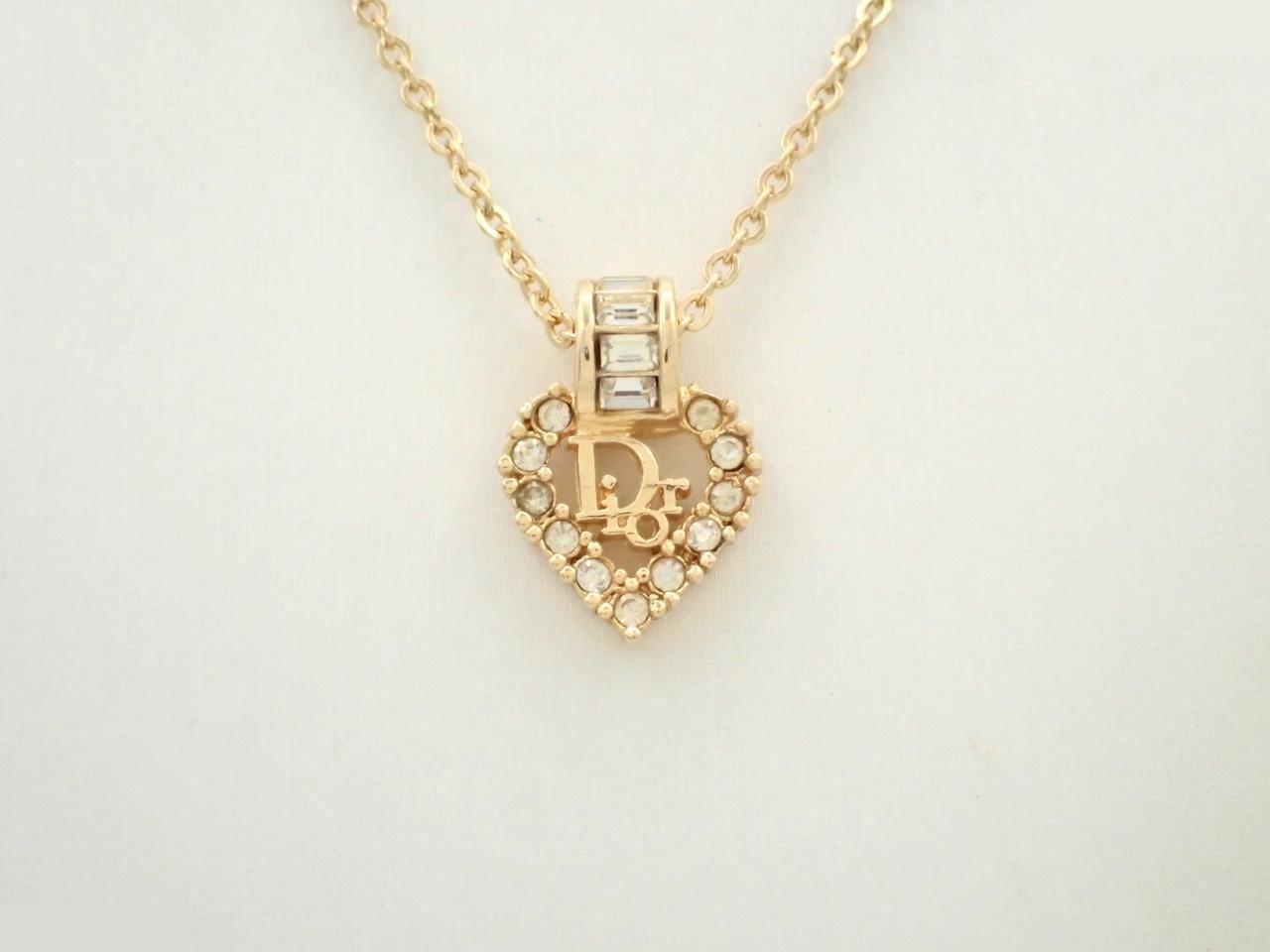 Gold chain, approximately 46 cm