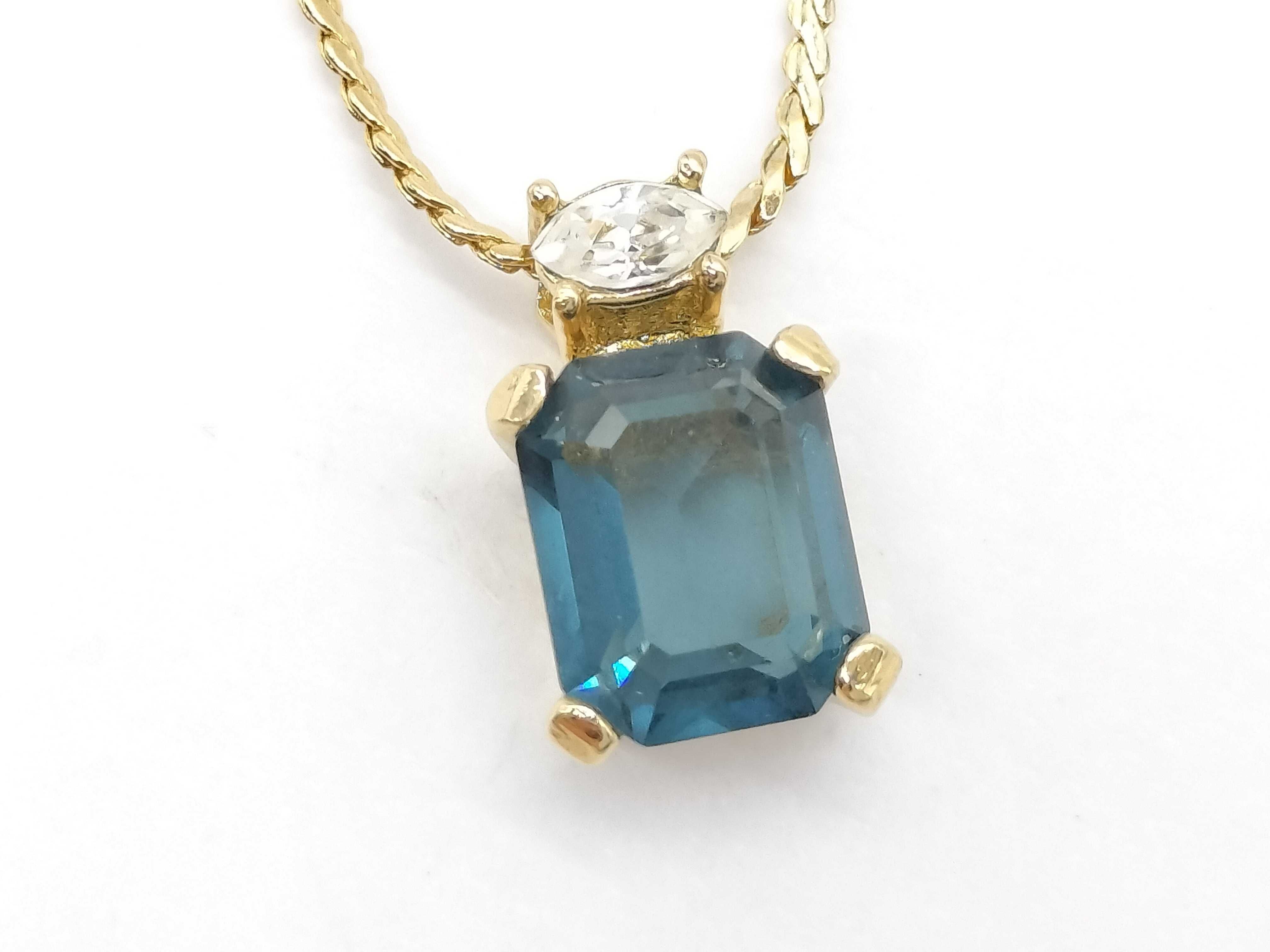 necklace — view 2