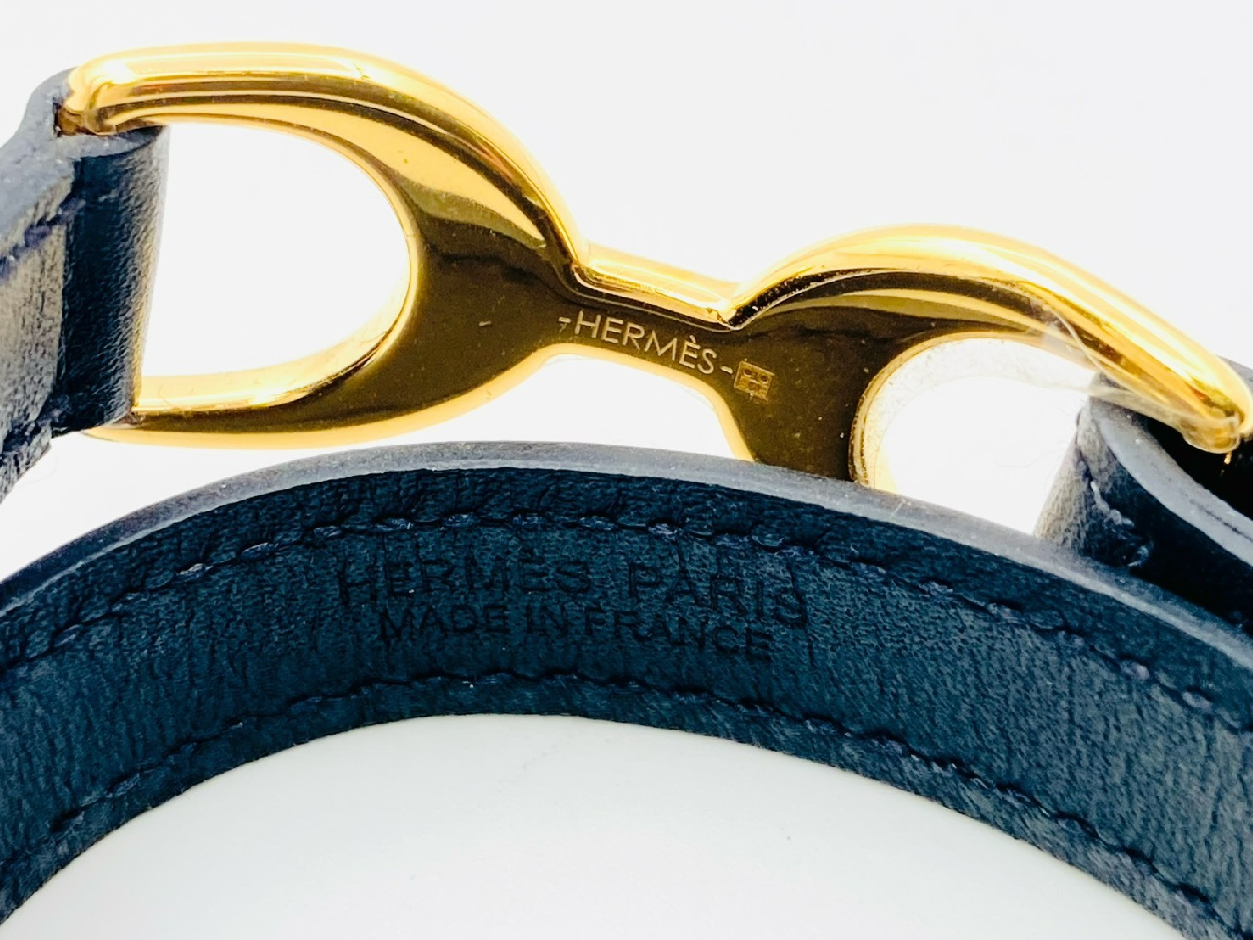 Pavin Double Leather Bracelet, R stamp, XS size, Black x Gold. (Bracelet/Bangle) — view 3