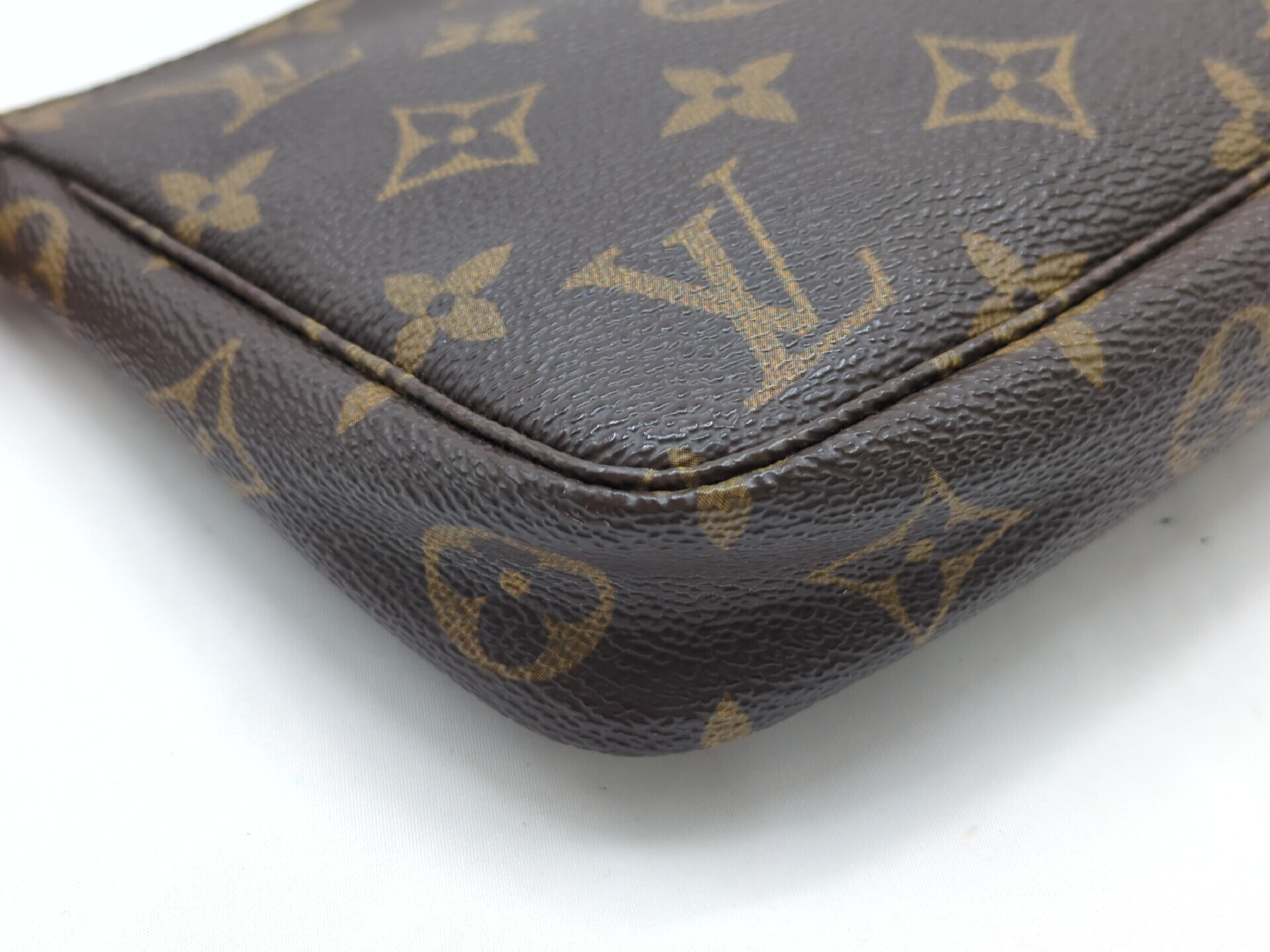 M40712 Monogram Pochette Accessoires Shoulder Bag — view 3