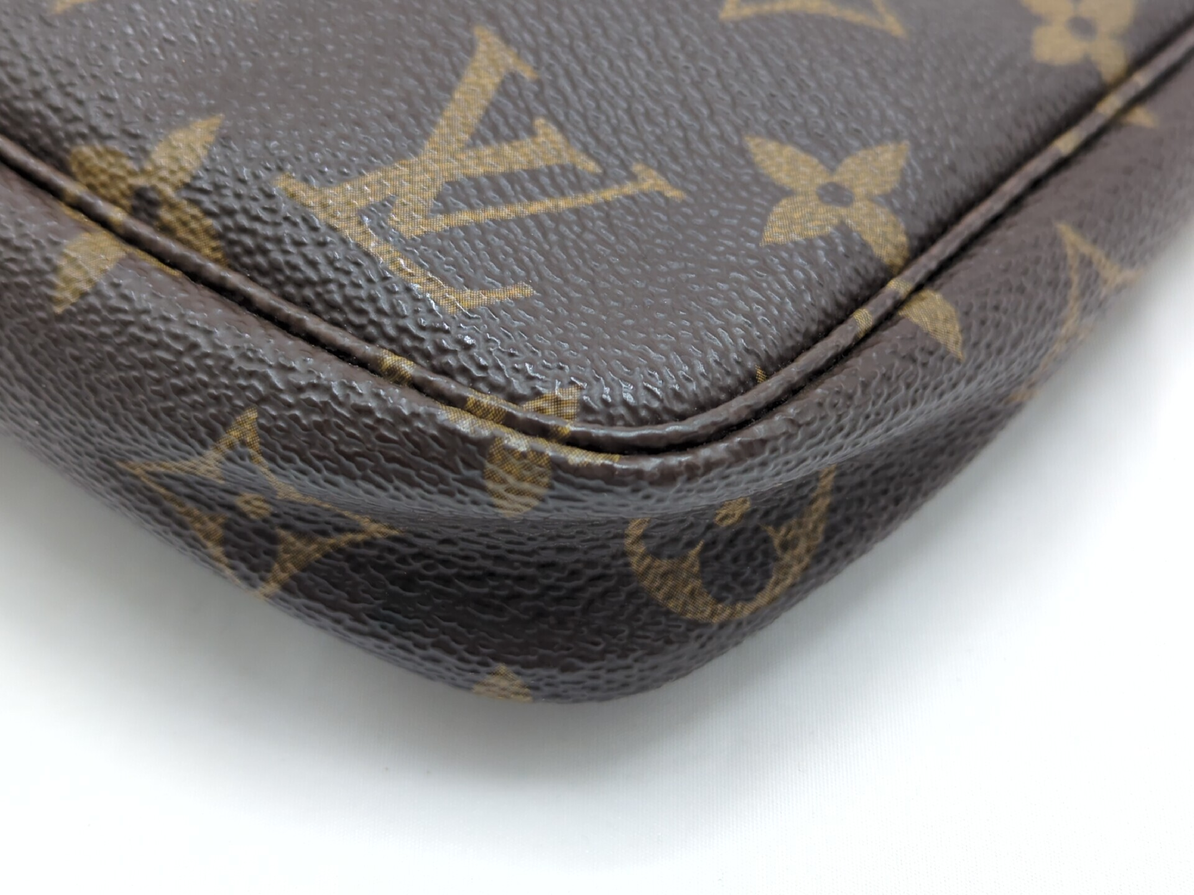 M40712 Monogram Pochette Accessoires Shoulder Bag — view 4