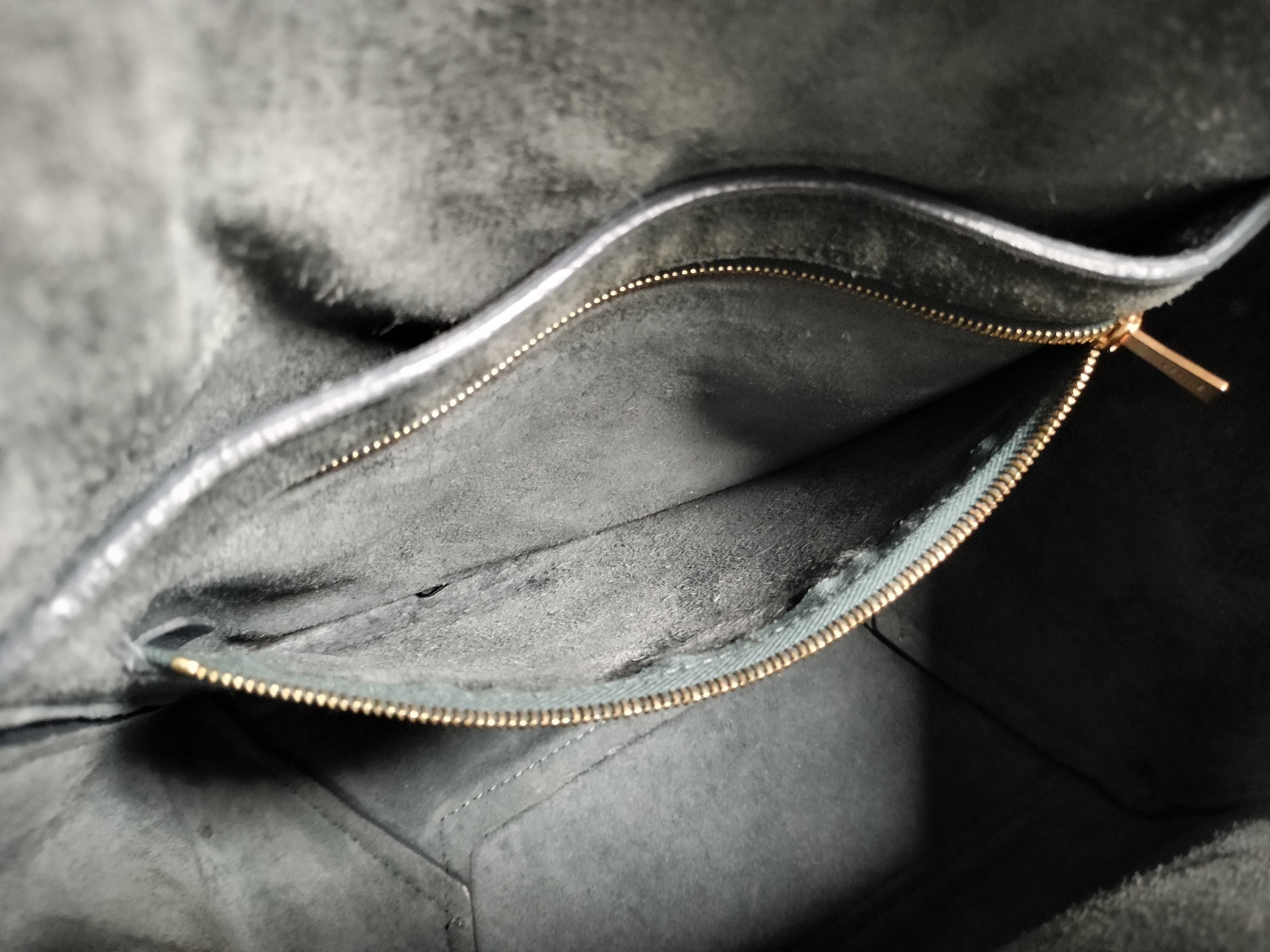 Sangle Bucket Leather Shoulder Bag Navy Shoulder Bag — view 10