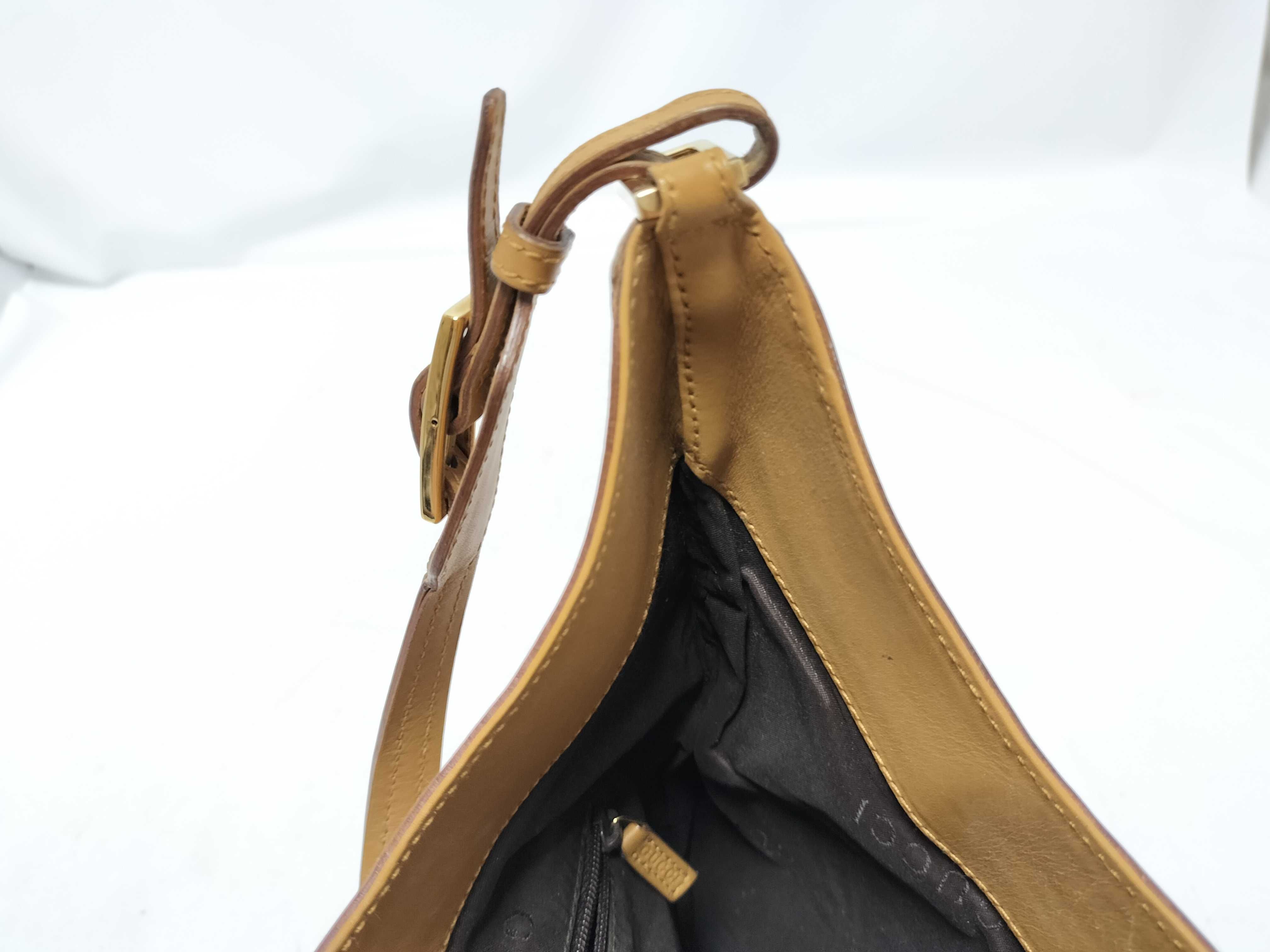 GG Canvas Gucci One-Shoulder Bag, Beige — view 11