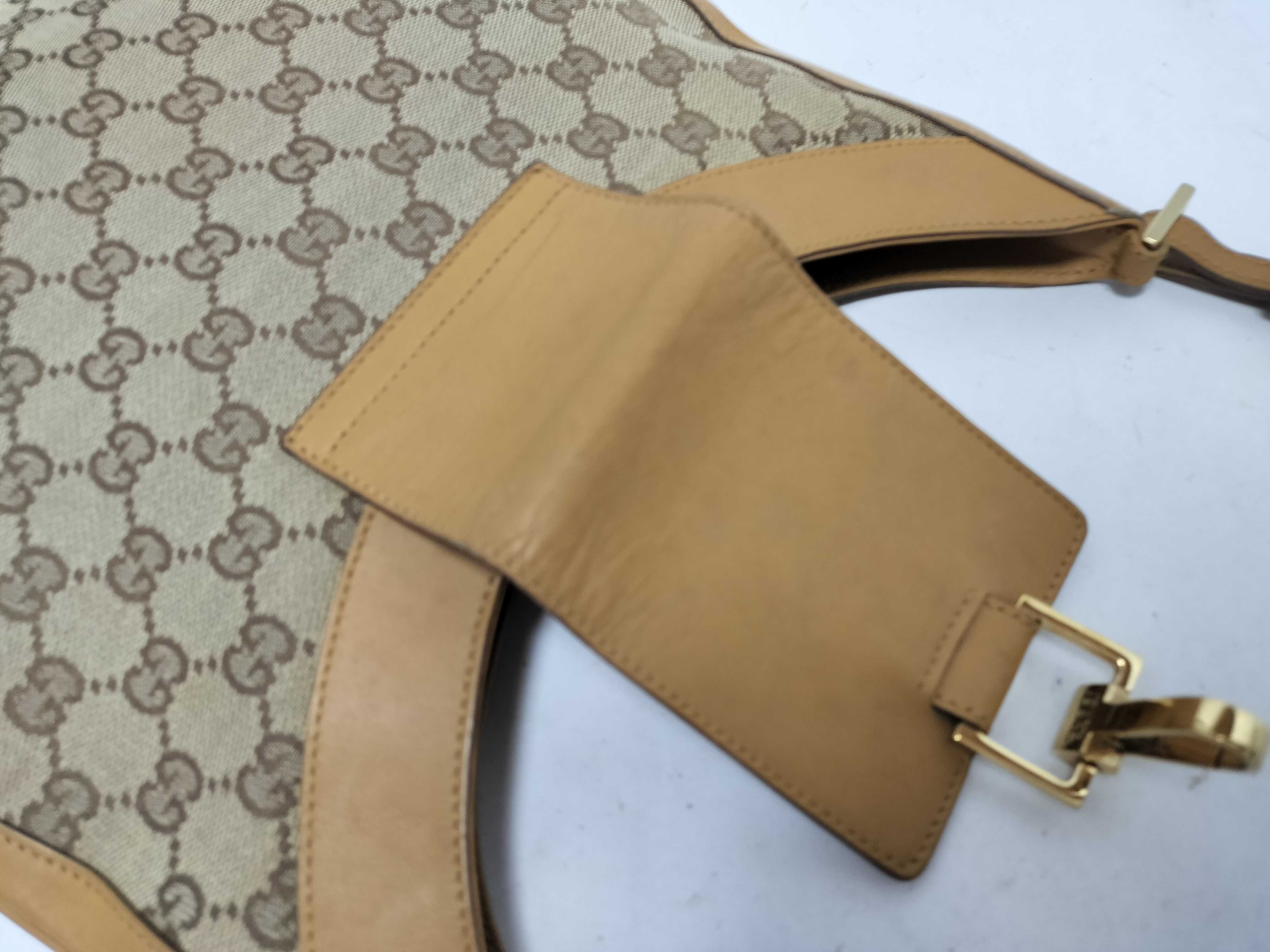 GG Canvas Gucci One-Shoulder Bag, Beige — view 7