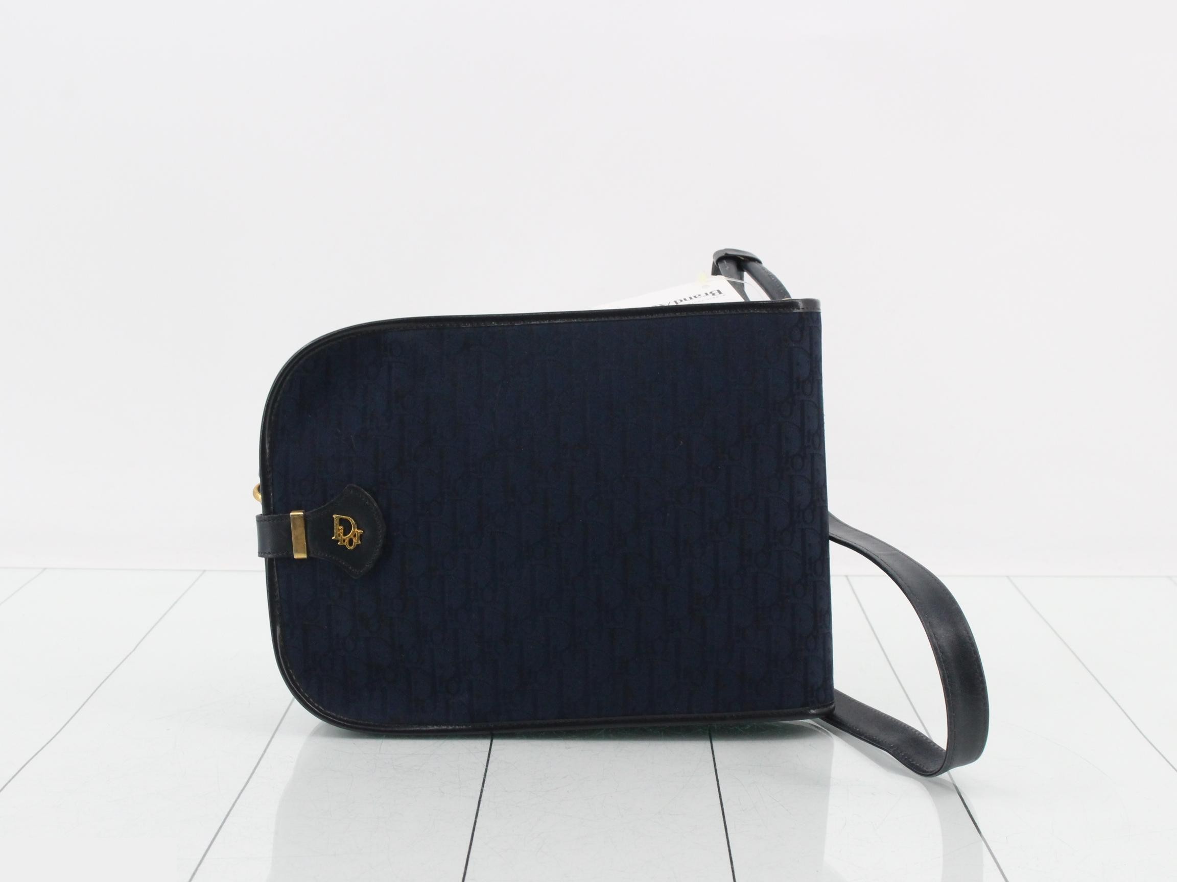 Trotter (Bag) - Shoulder Bag