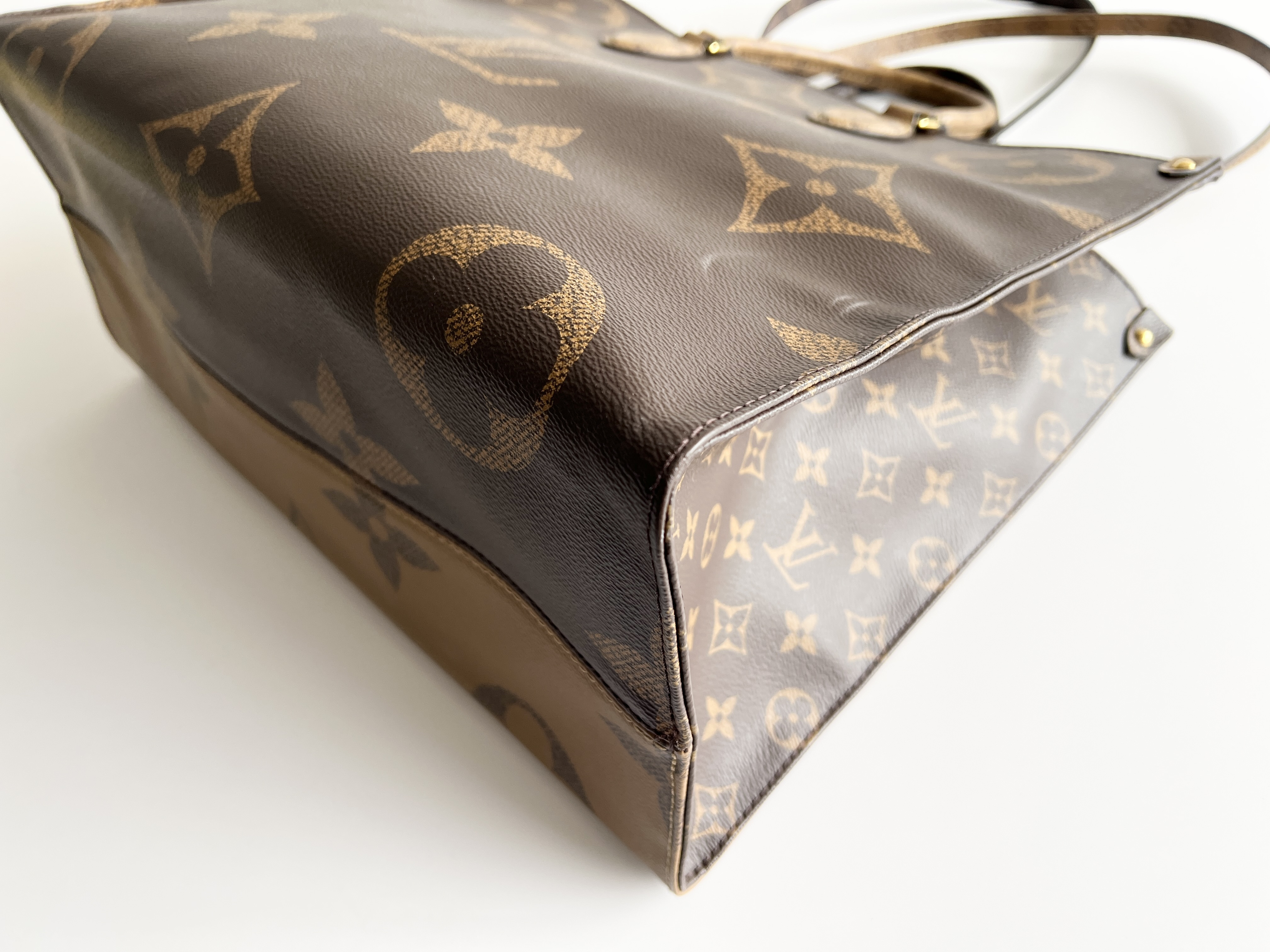 Monogram Logo Giant Reverse OnTheGo Leather 2-way Shoulder Bag Tote Bag — view 12