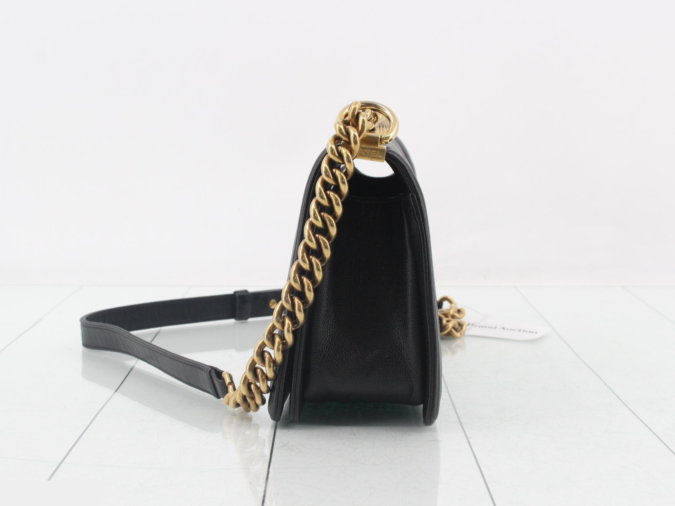 Boy Chanel grained calfskin shoulder bag, black — view 3