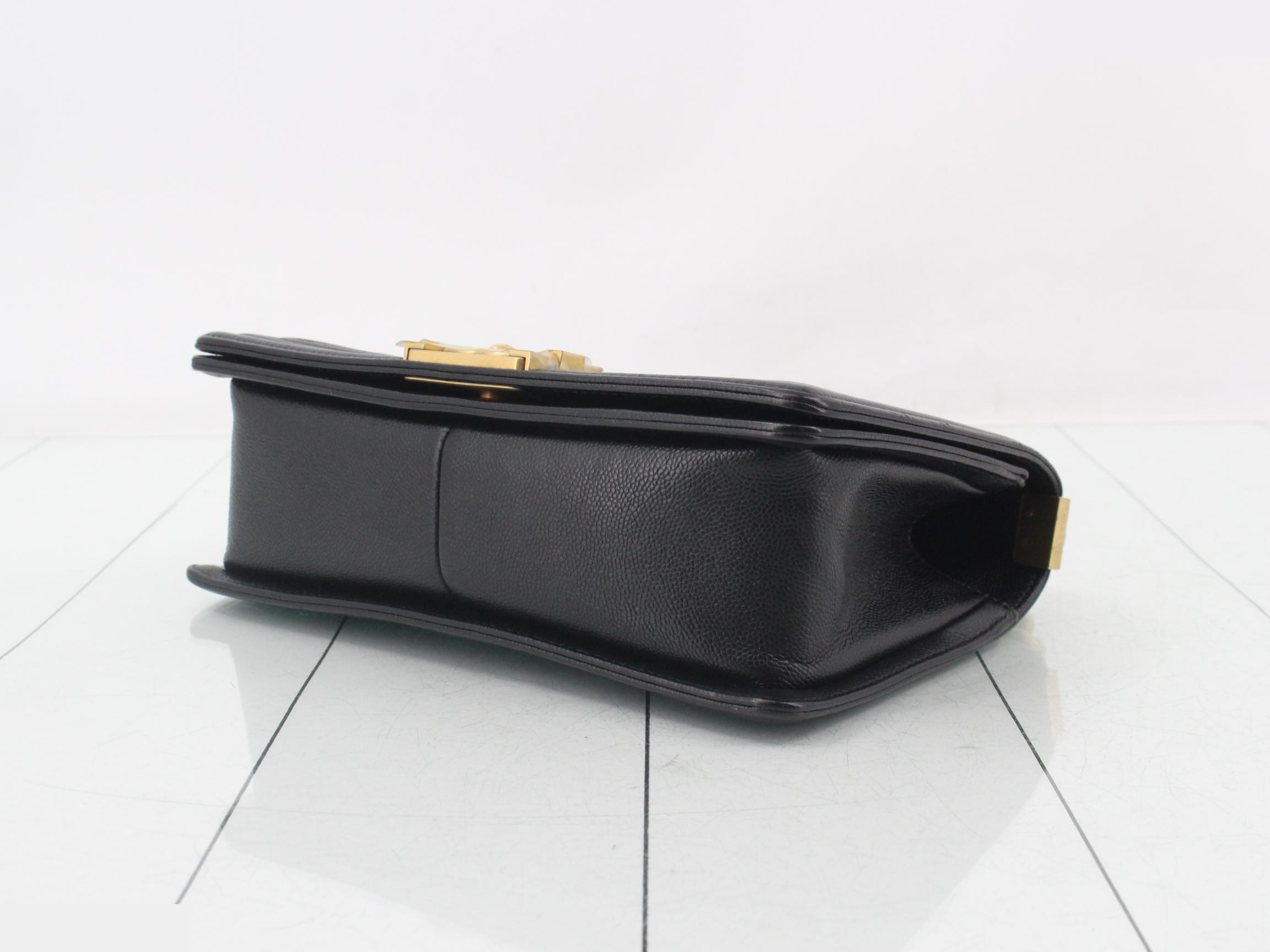 Boy Chanel grained calfskin shoulder bag, black — view 6