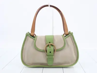 Vintage shoulder bag, with dust bag.