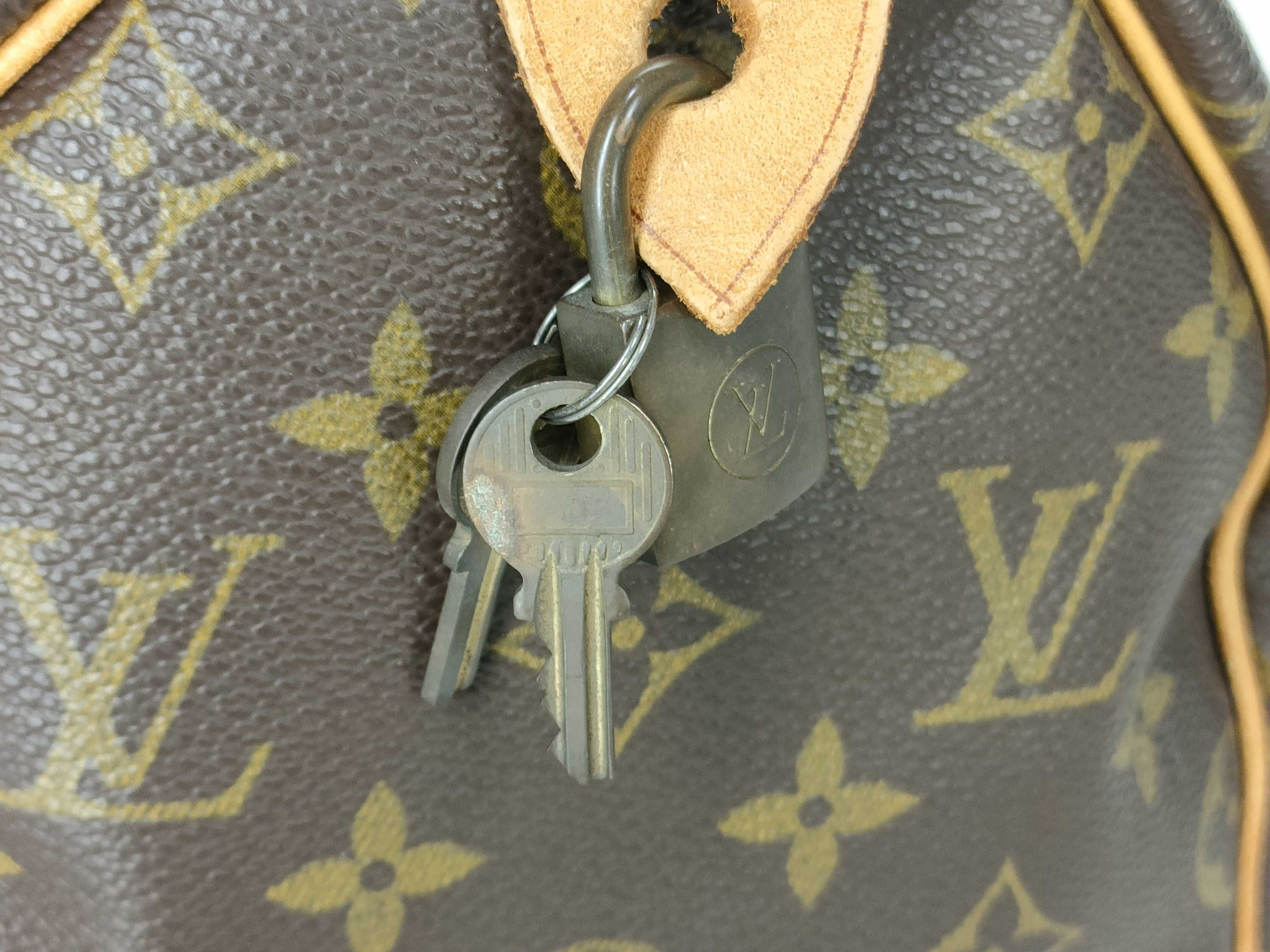 Monogram Louis Vuitton Speedy 30 Handbag — view 15