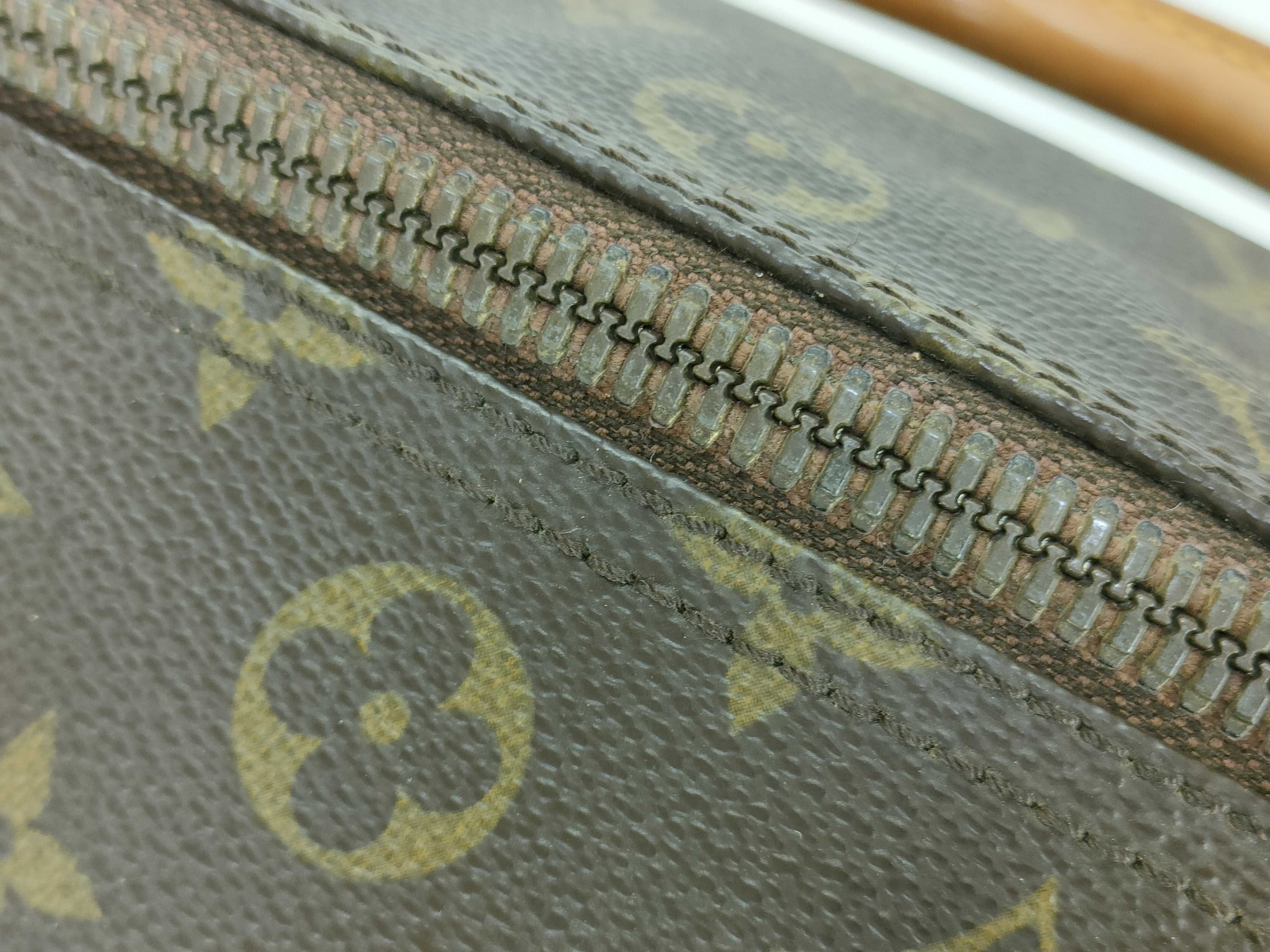 Monogram Louis Vuitton Speedy 30 Handbag — view 6