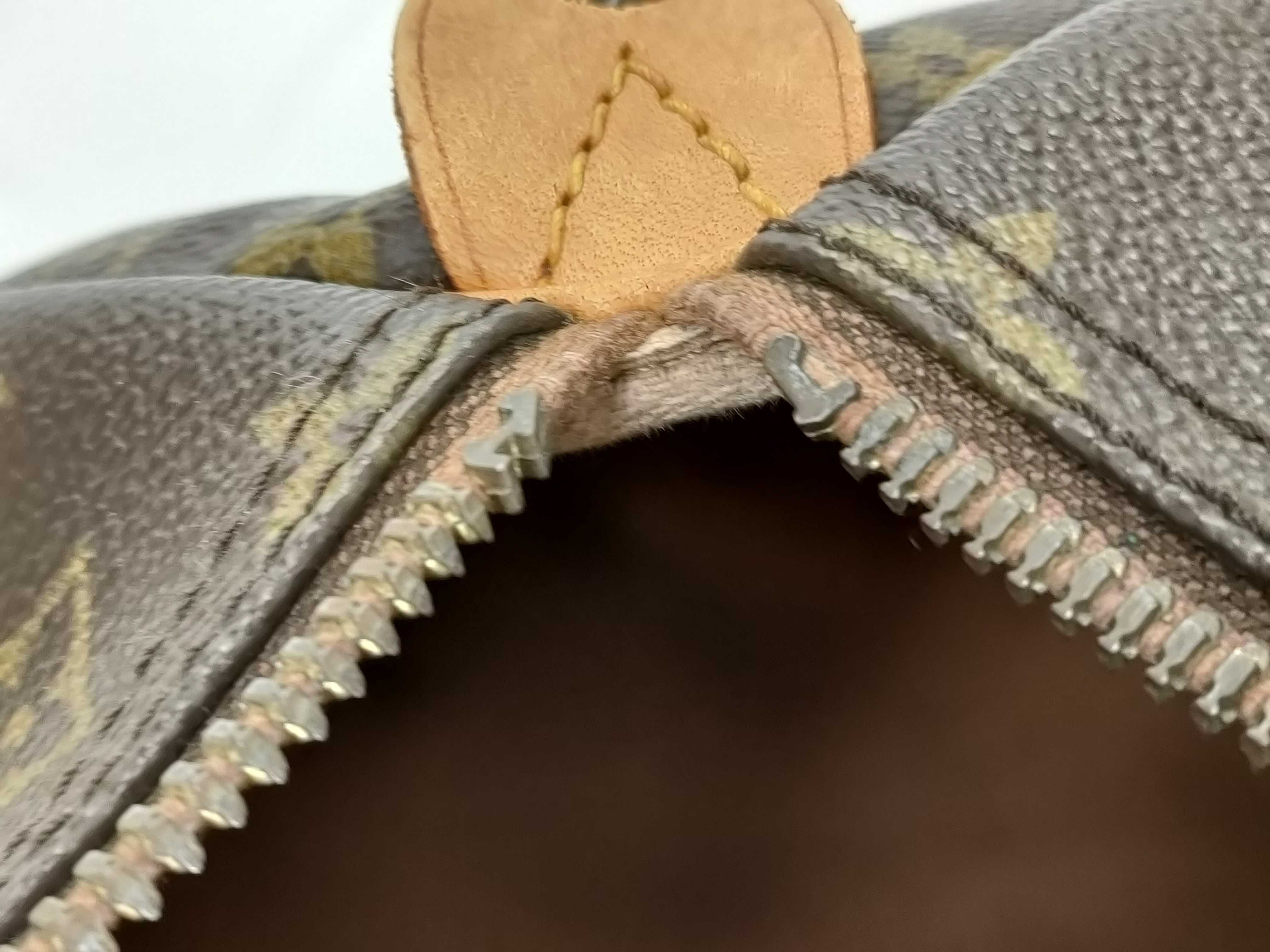 Monogram Louis Vuitton Speedy 30 Handbag — view 9