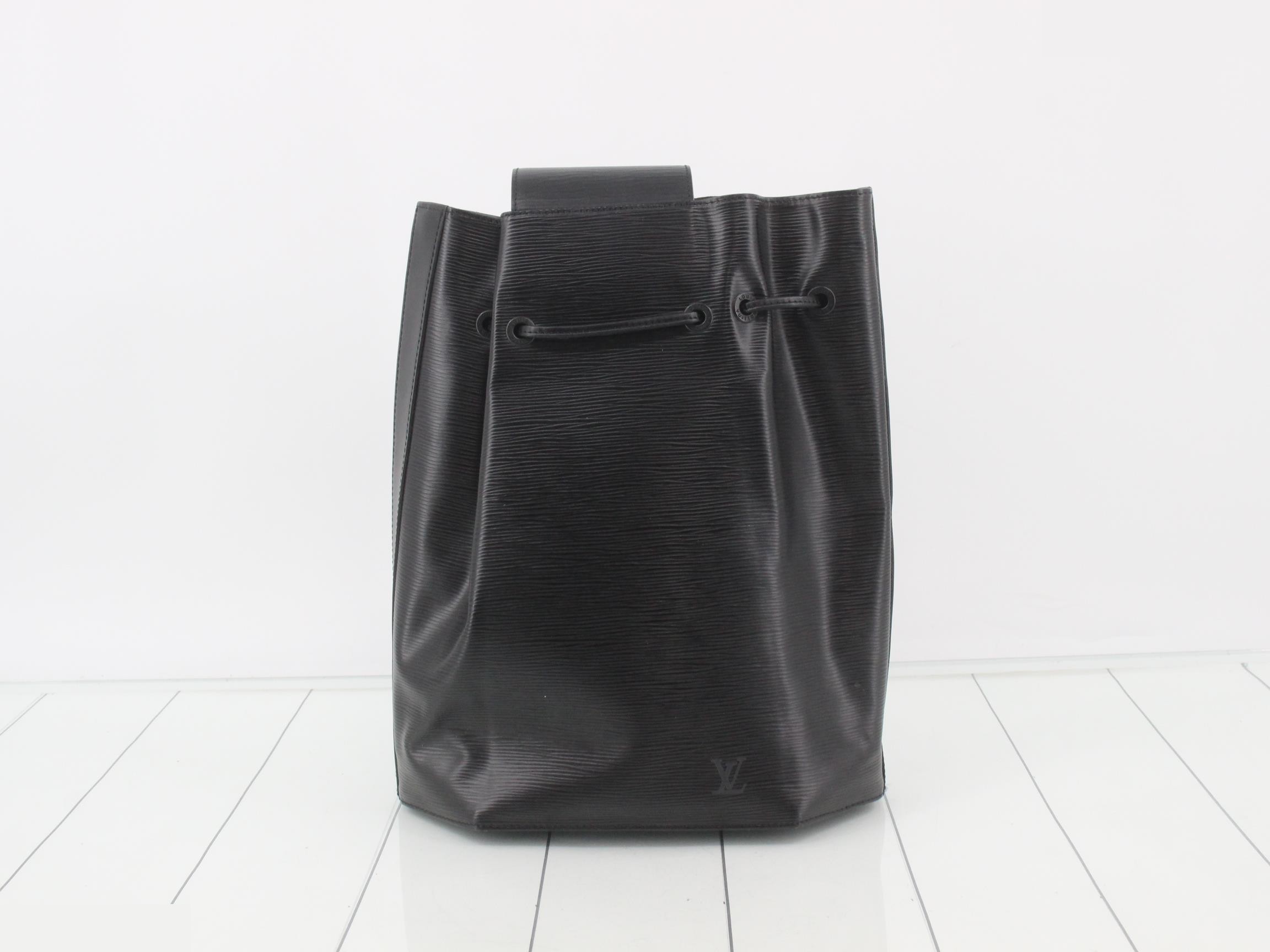 Epi Sac Ad Noir Shoulder Bag